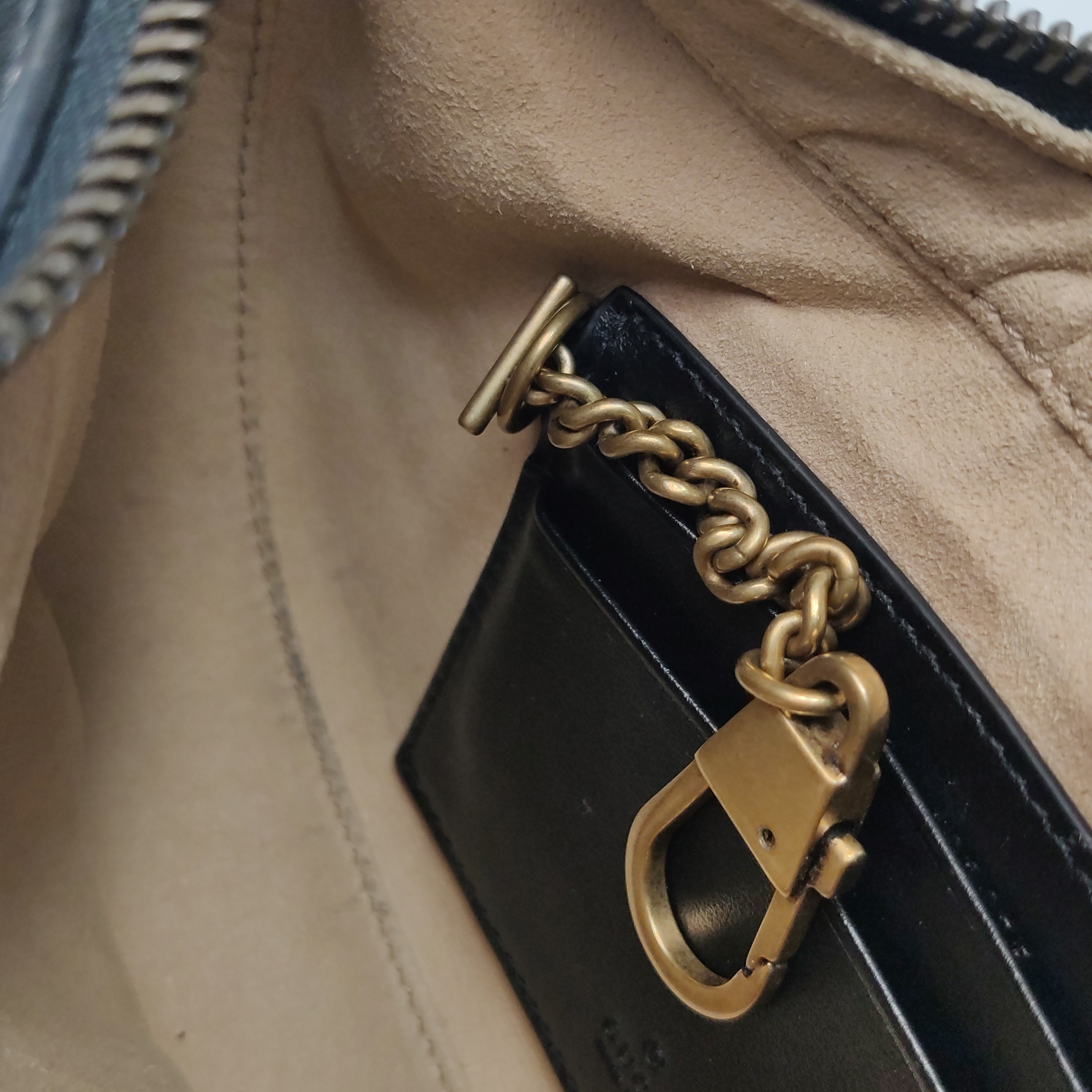 Gucci GG Marmont Half Moon Hobo Matelasse Leather Small — photo 14 of 18