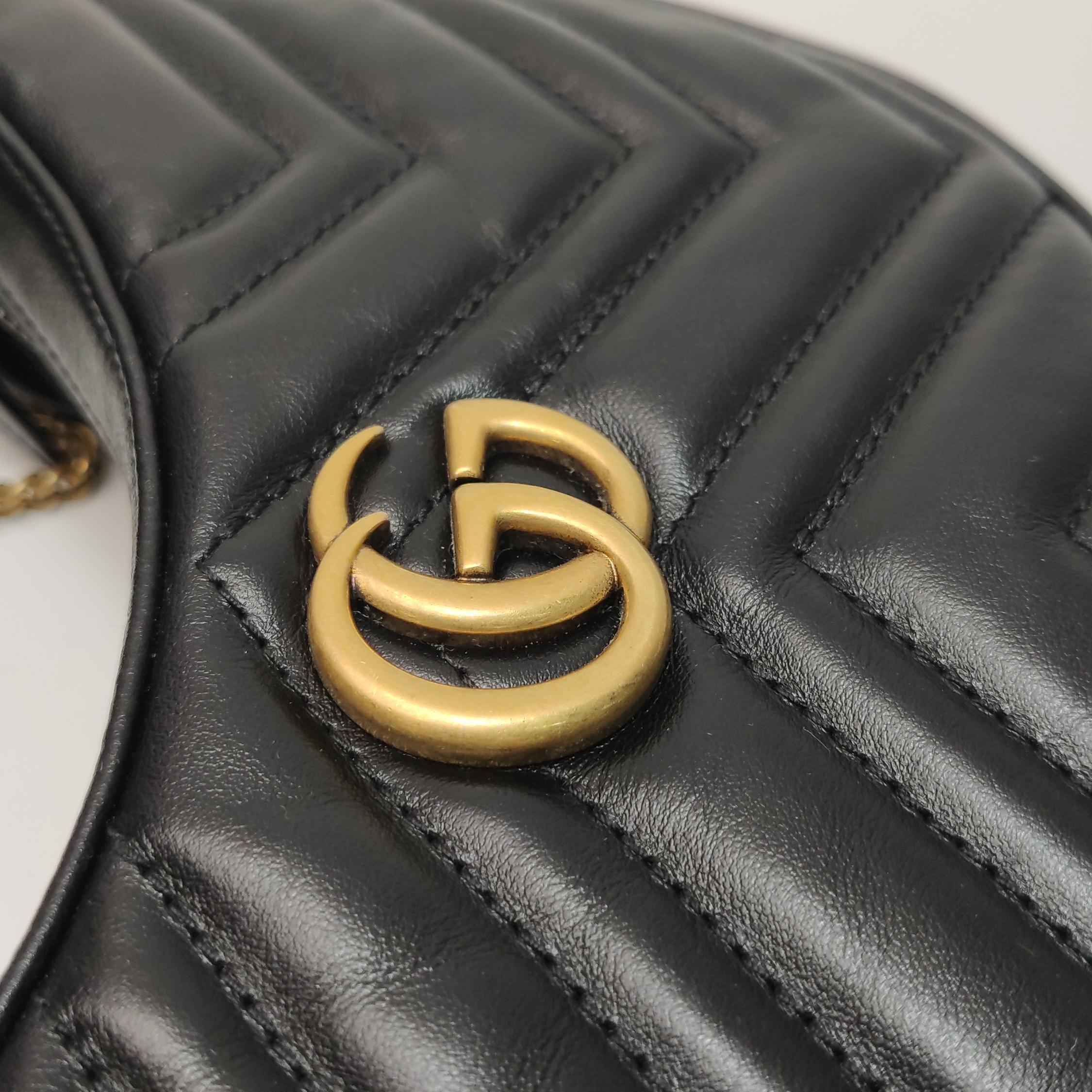 Gucci GG Marmont Half Moon Hobo Matelasse Leather Small — photo 9 of 18