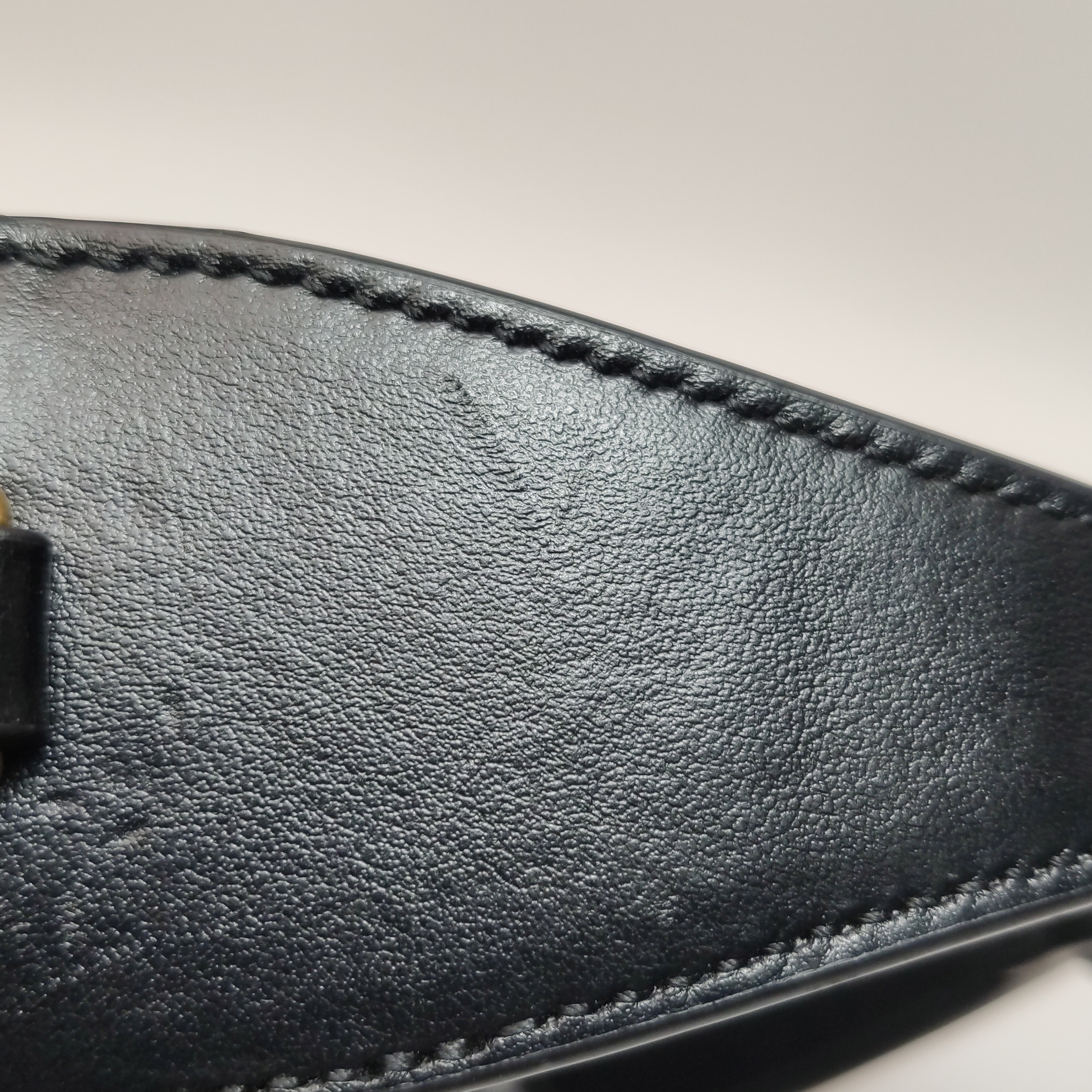 Gucci GG Marmont Half Moon Hobo Matelasse Leather Small — photo 10 of 18