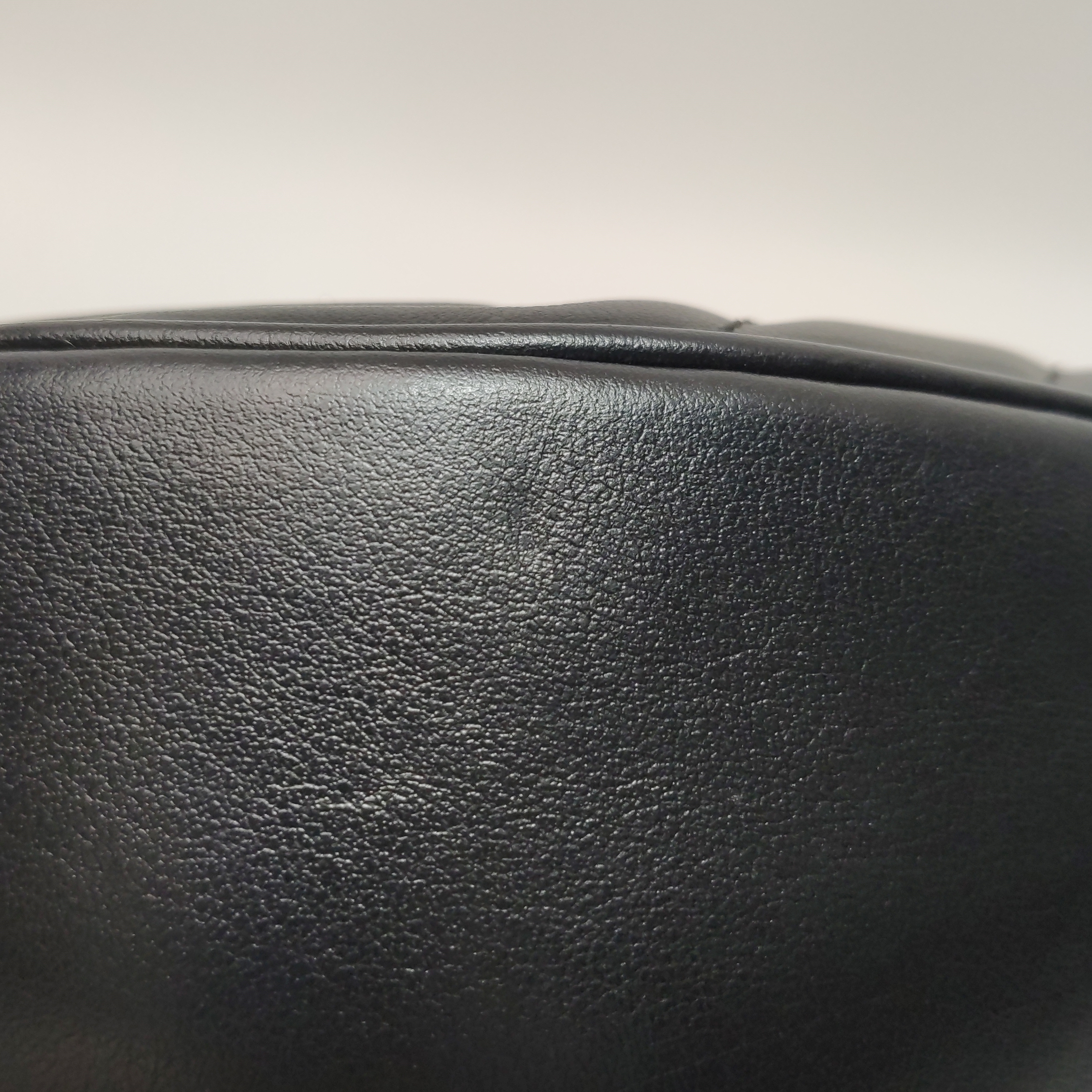 Gucci GG Marmont Half Moon Hobo Matelasse Leather Small — photo 11 of 18