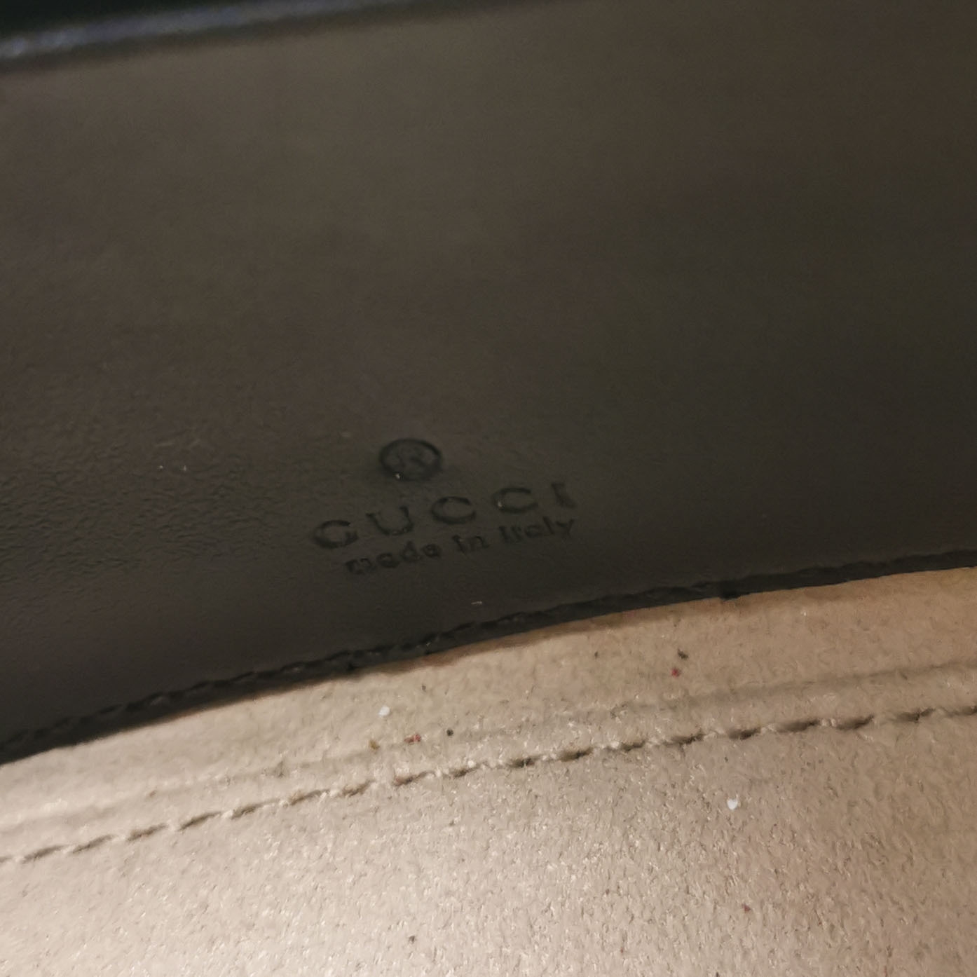 Gucci GG Marmont Half Moon Hobo Matelasse Leather Small — photo 9 of 20