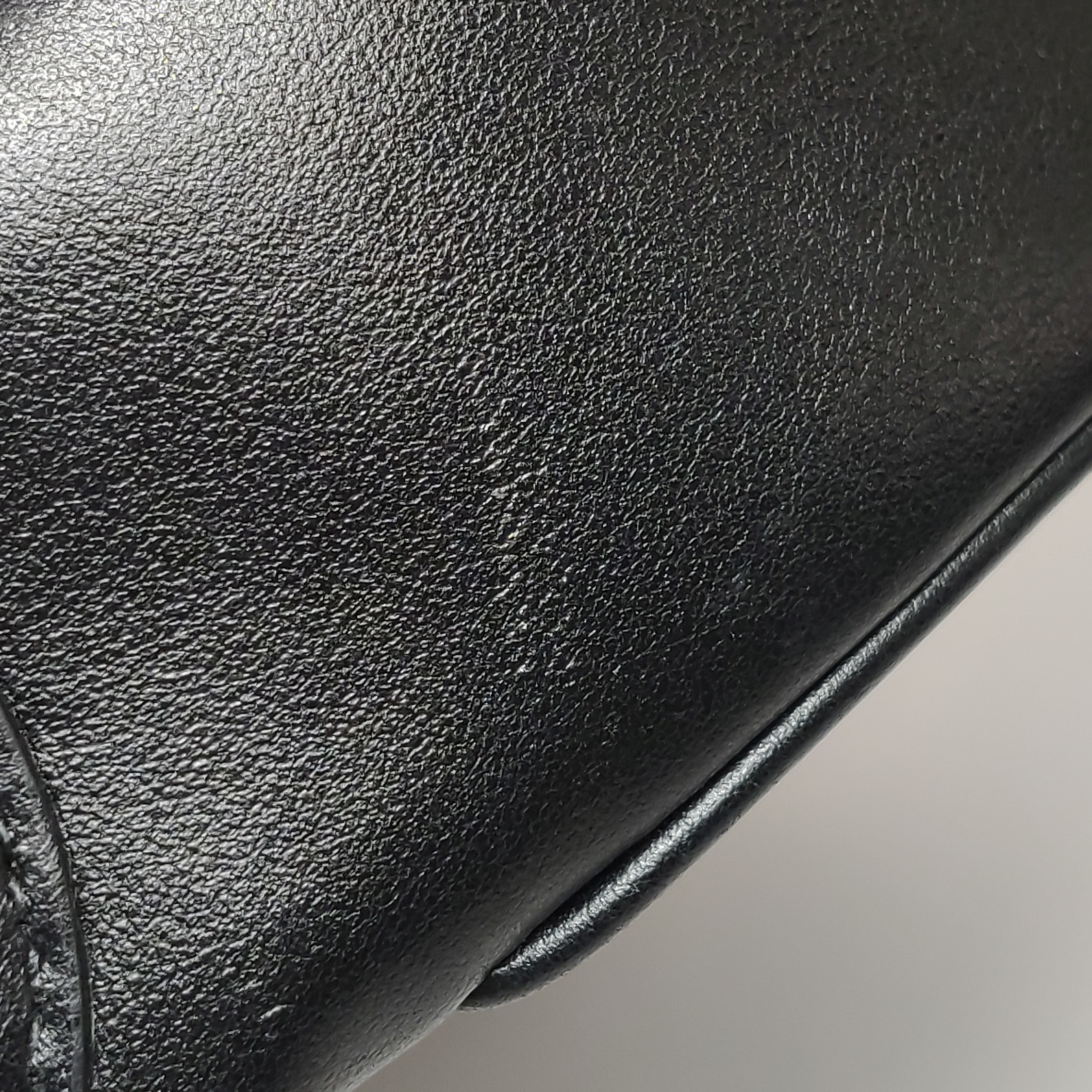 Gucci GG Marmont Half Moon Hobo Matelasse Leather Small — photo 18 of 20