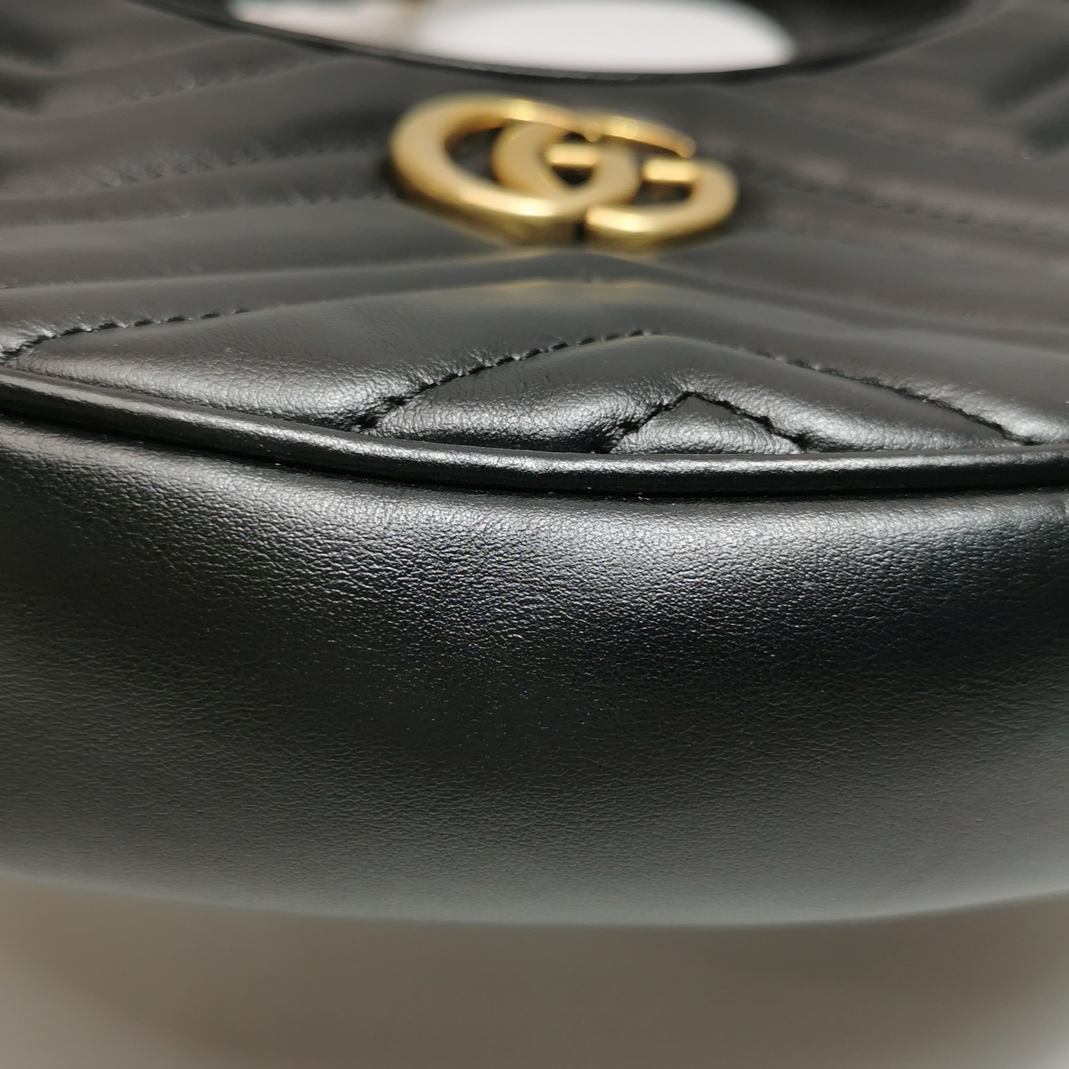 Gucci GG Marmont Half Moon Hobo Matelasse Leather Small — photo 13 of 19