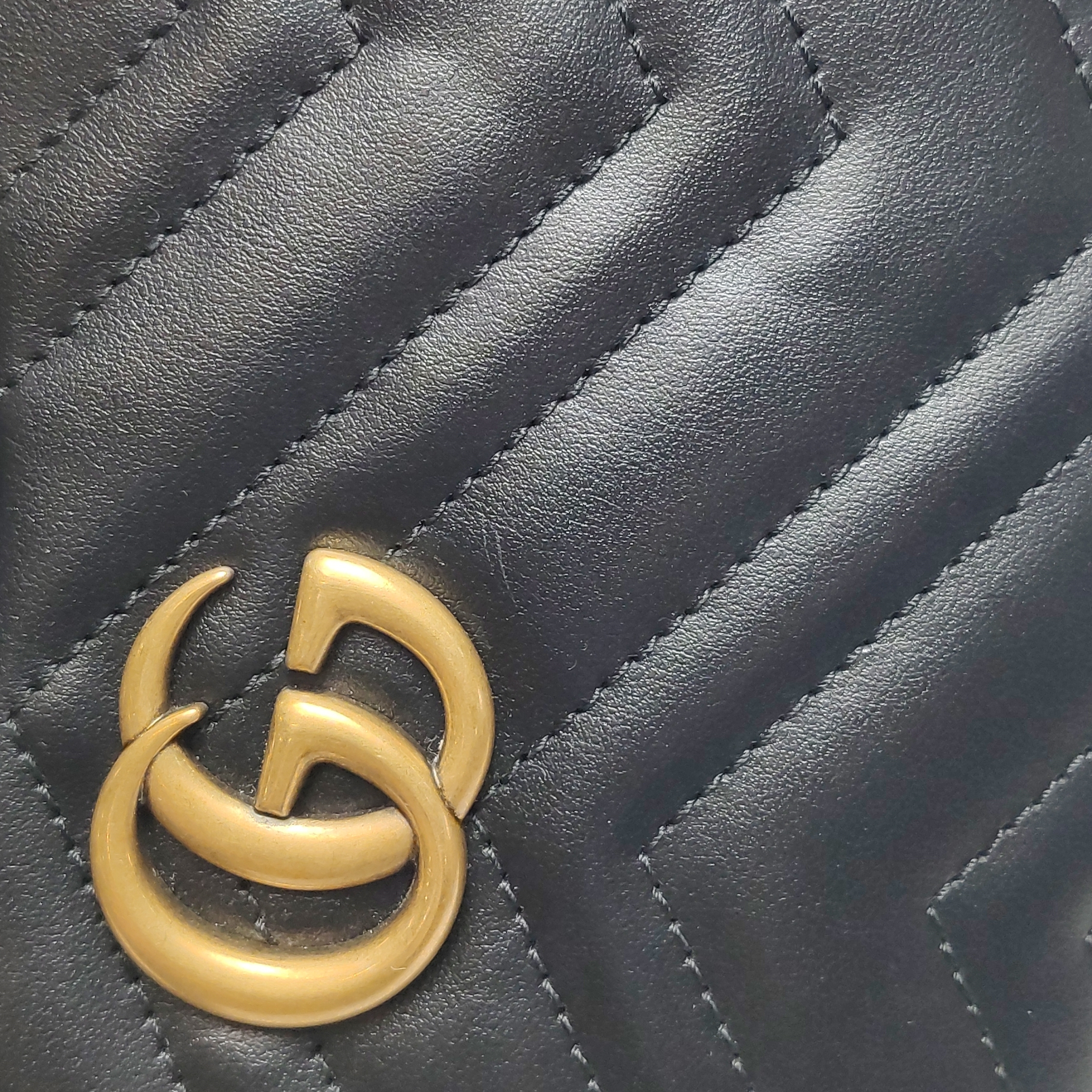 Gucci GG Marmont Half Moon Hobo Matelasse Leather Small — photo 9 of 11