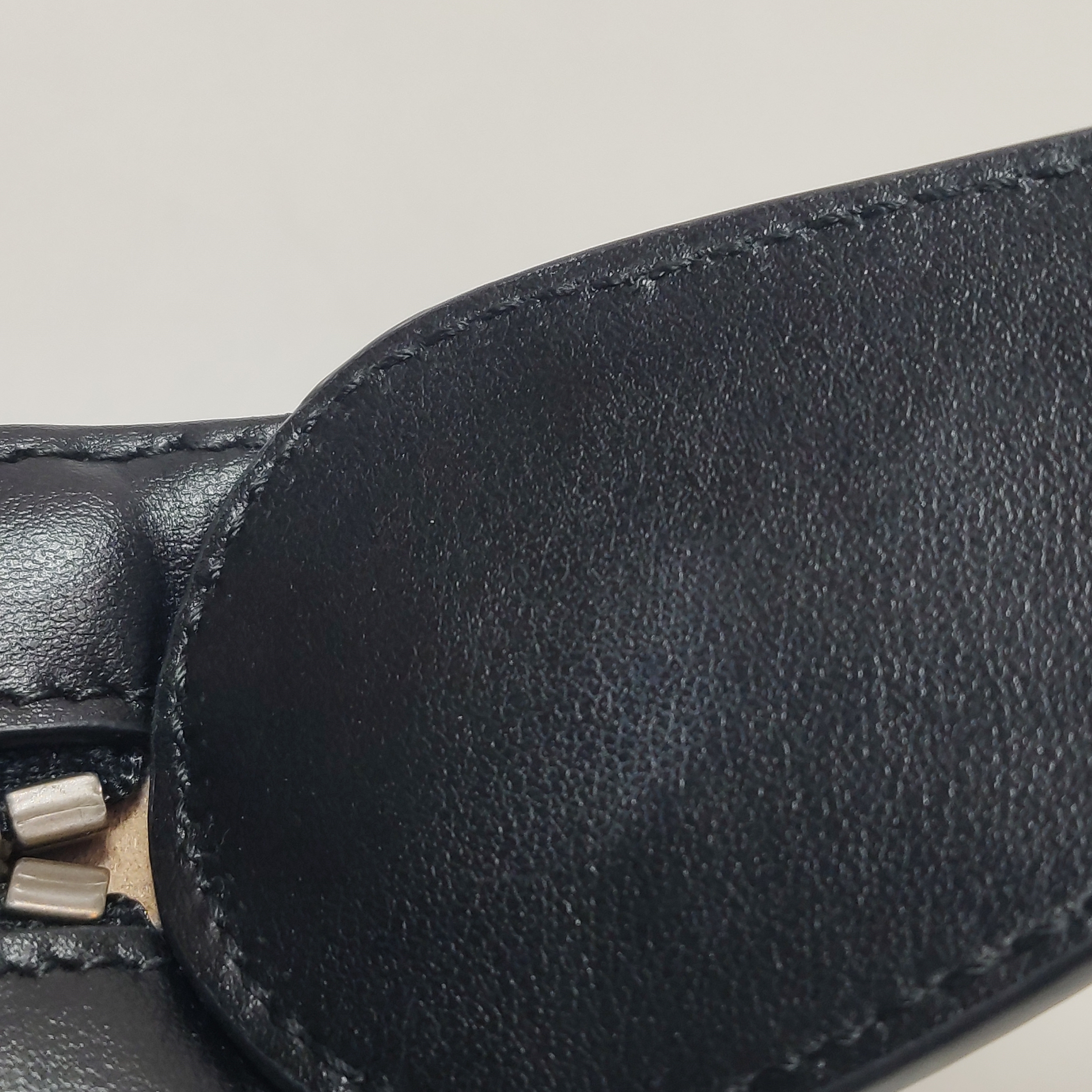 Gucci GG Marmont Half Moon Hobo Matelasse Leather Small — photo 8 of 11