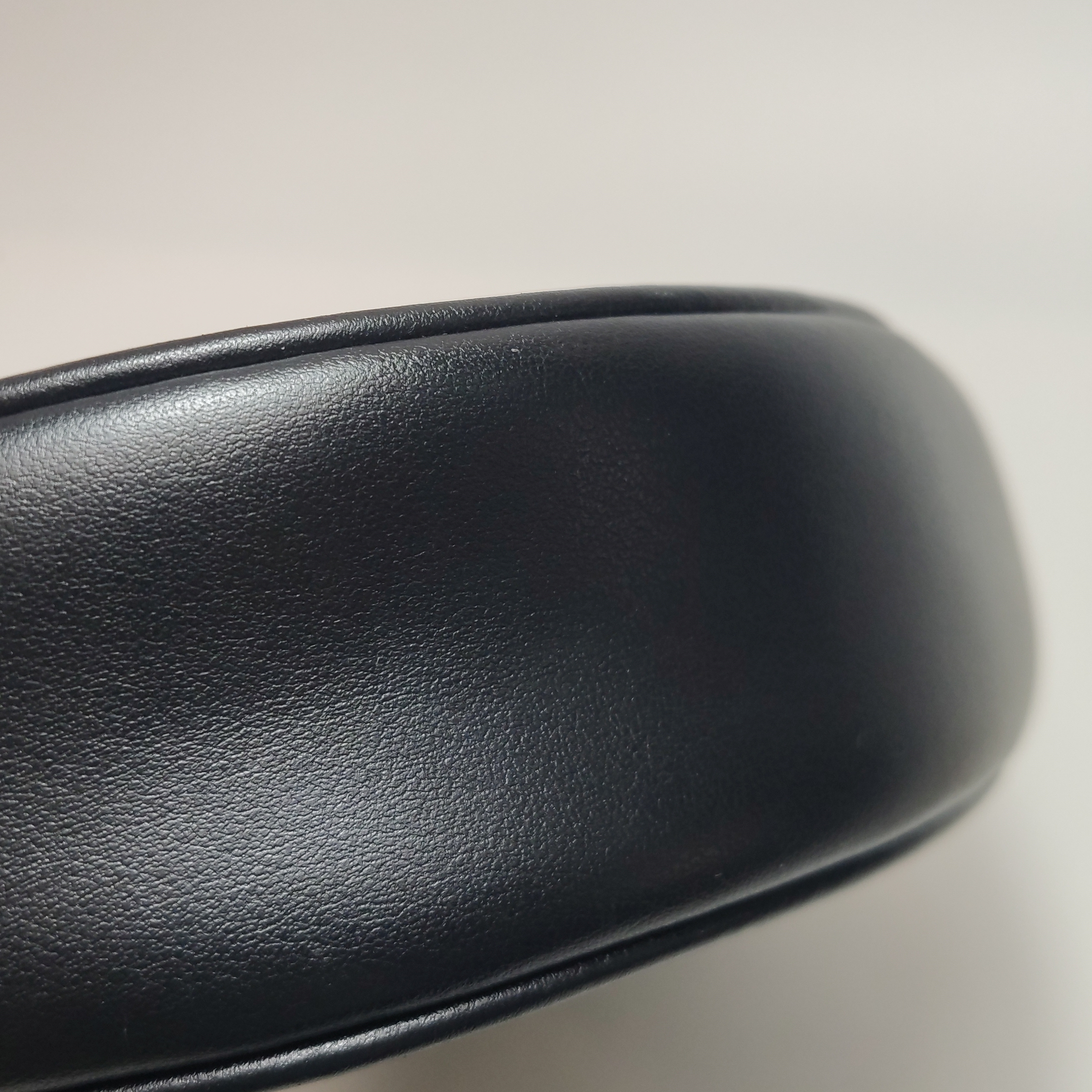 Gucci GG Marmont Half Moon Hobo Matelasse Leather Small — photo 11 of 11