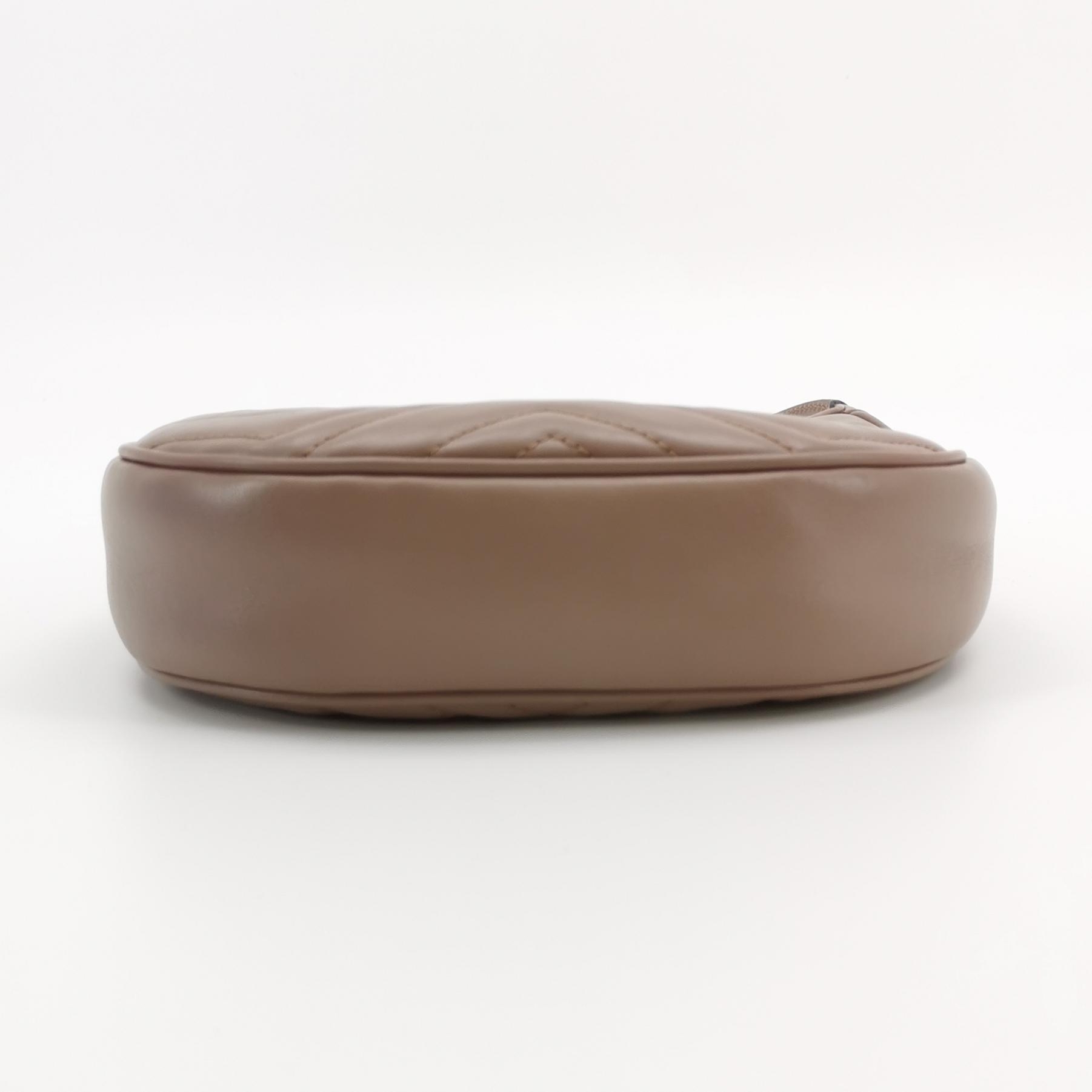 Gucci GG Marmont Half Moon Hobo Matelasse Leather Small — photo 5 of 17