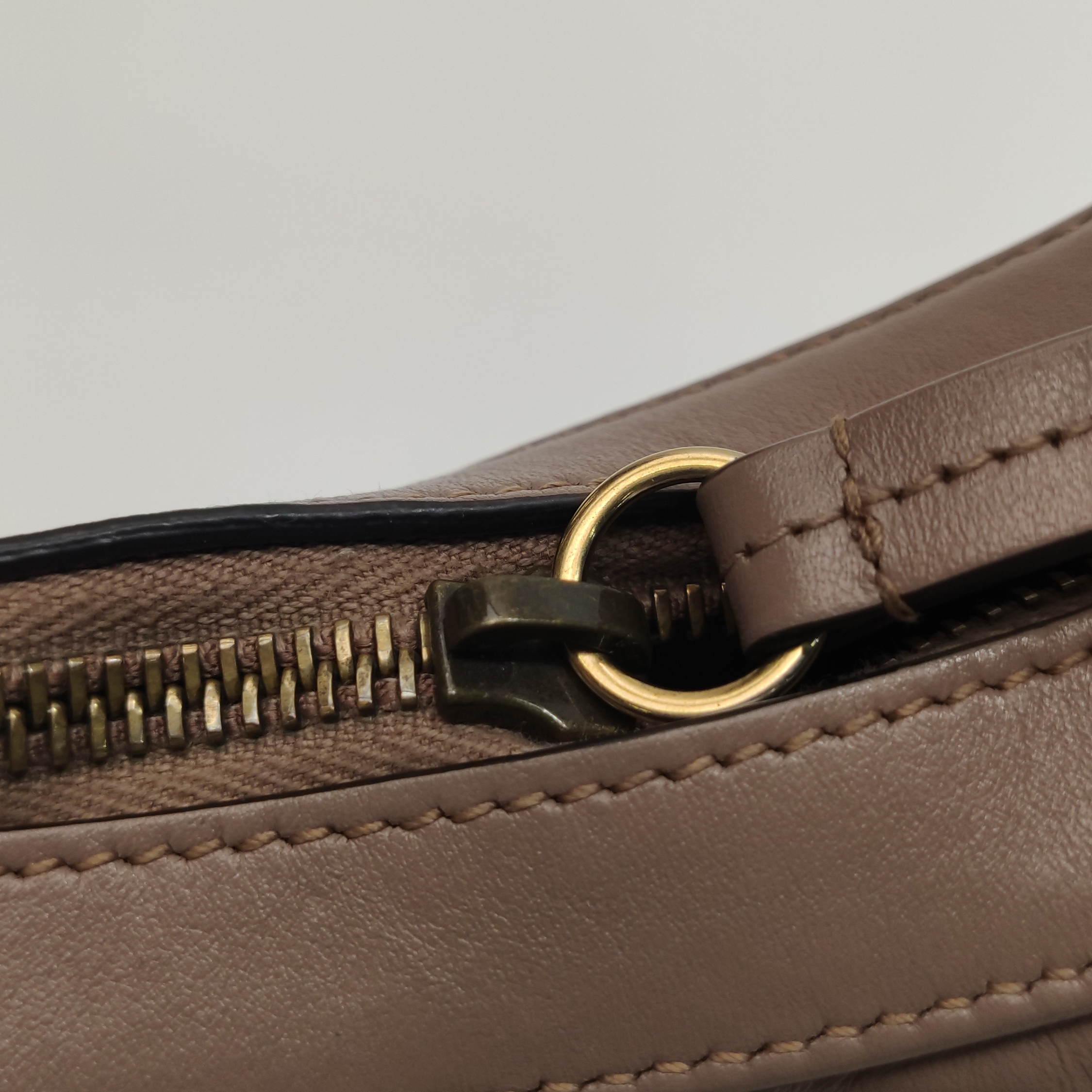 Gucci GG Marmont Half Moon Hobo Matelasse Leather Small — photo 10 of 17