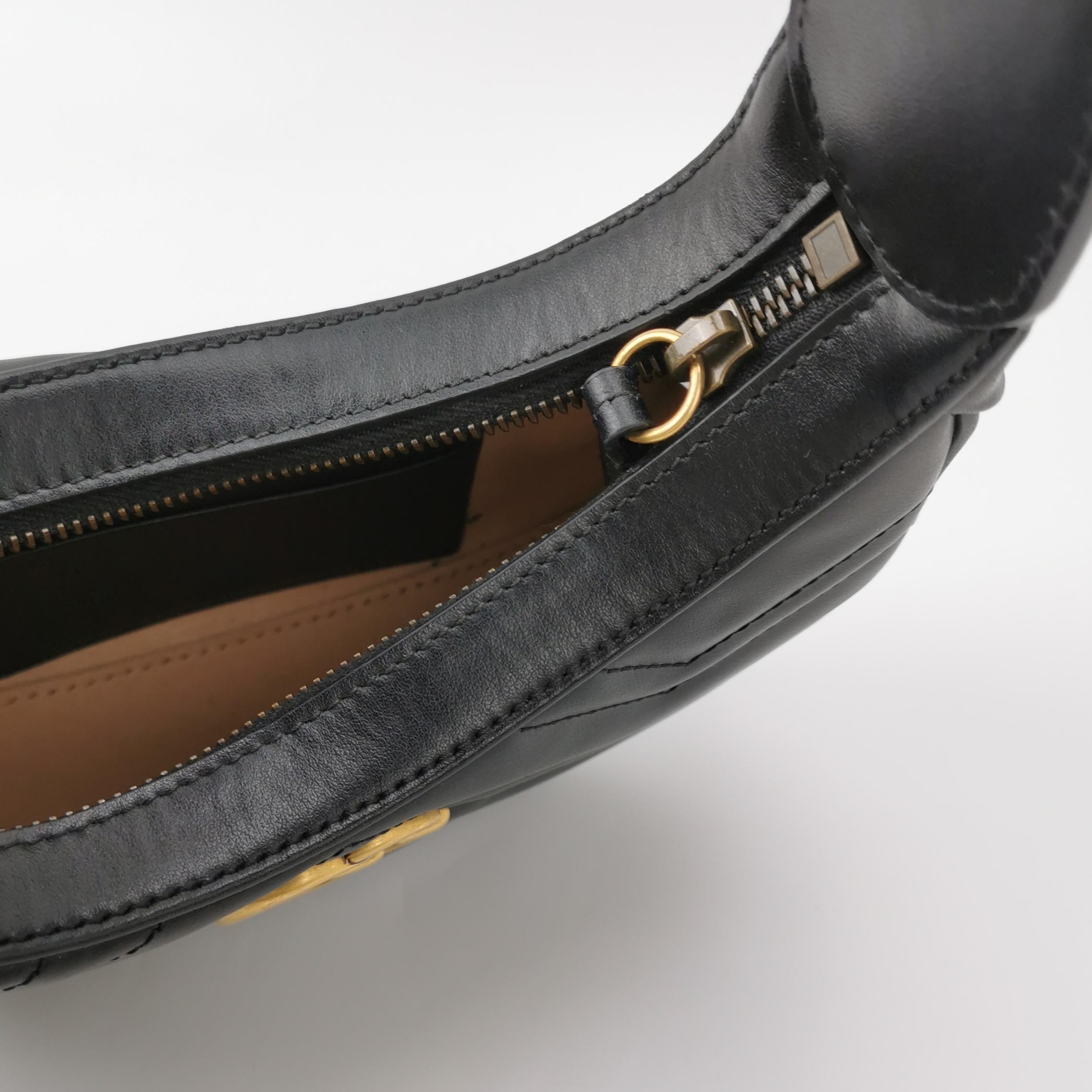 Gucci GG Marmont Half Moon Hobo Matelasse Leather Small — photo 8 of 20