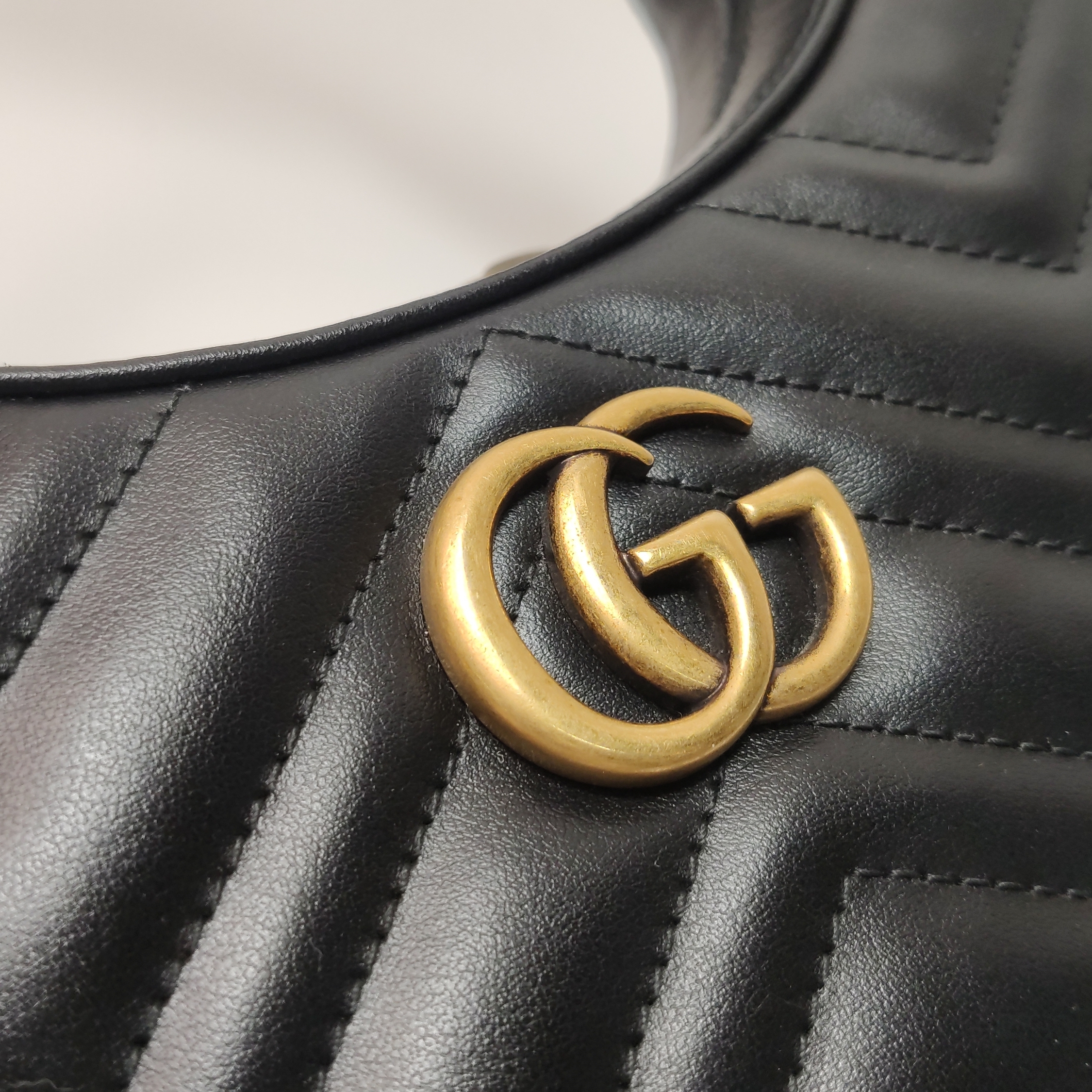 Gucci GG Marmont Half Moon Hobo Matelasse Leather Small — photo 12 of 20