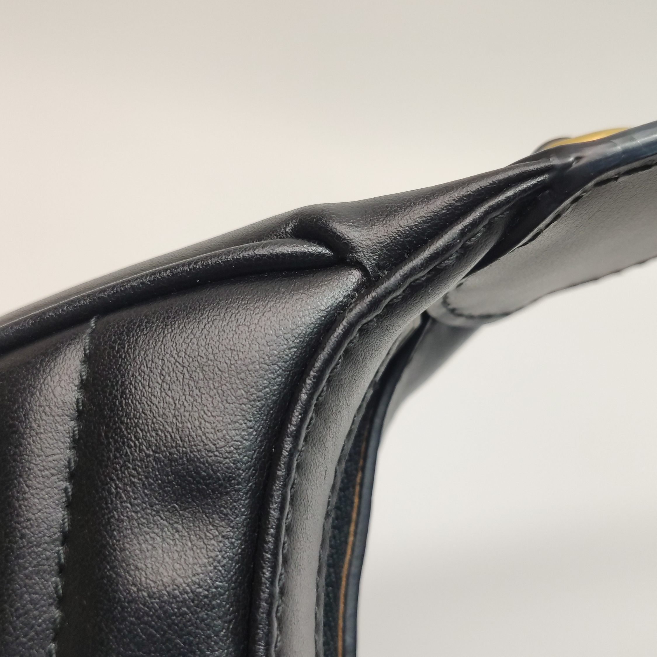 Gucci GG Marmont Half Moon Hobo Matelasse Leather Small — photo 14 of 20
