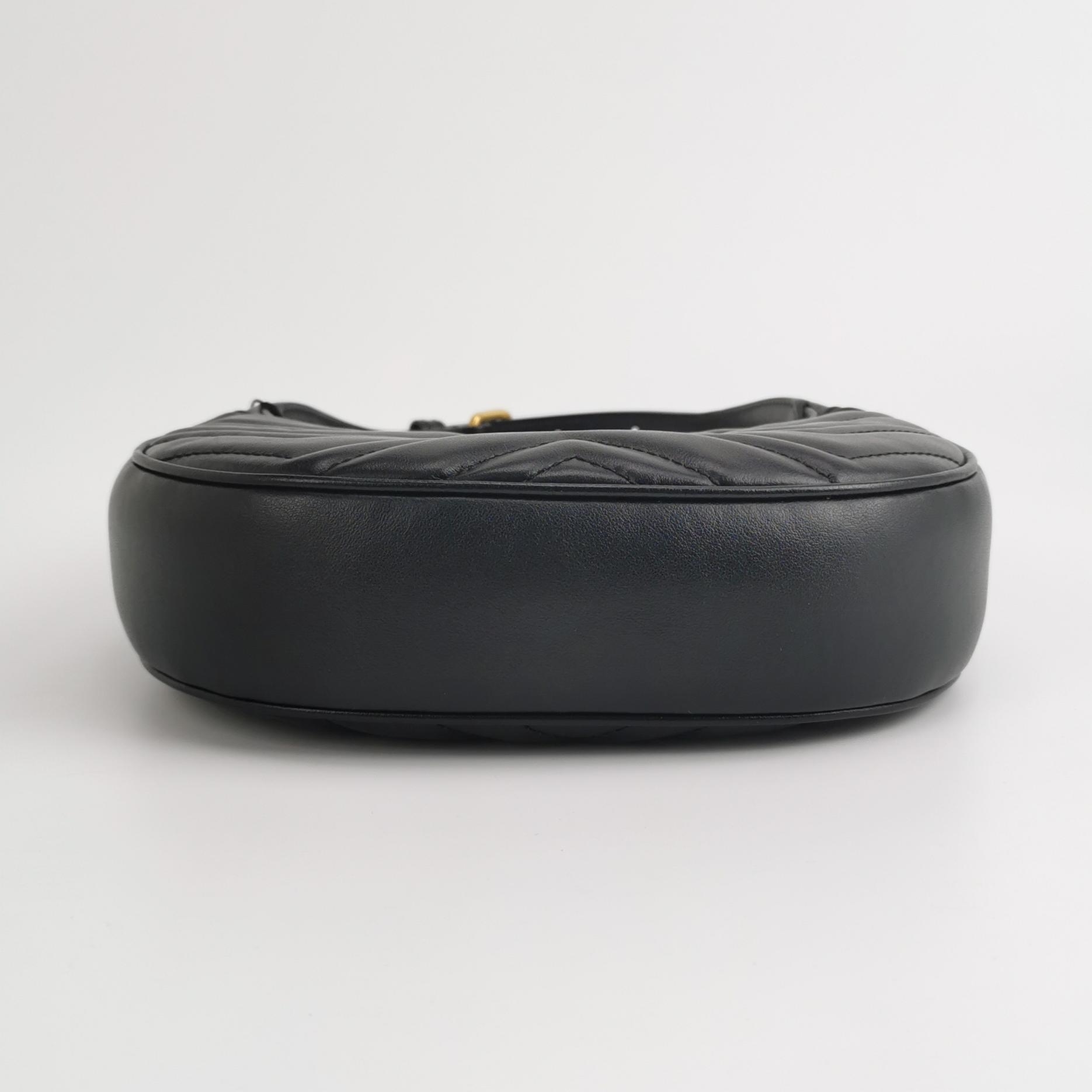 Gucci GG Marmont Half Moon Hobo Matelasse Leather Small — photo 6 of 12
