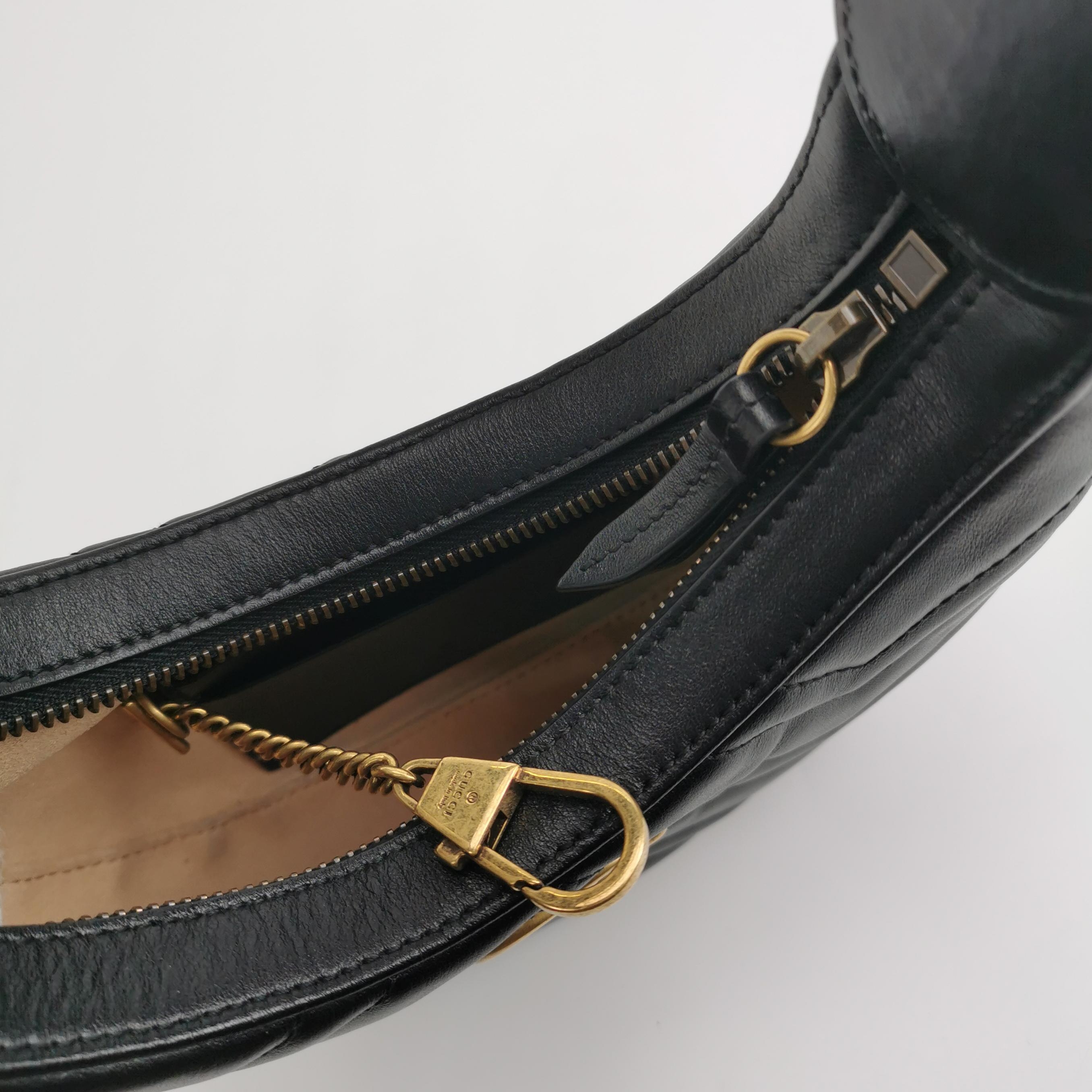 Gucci GG Marmont Half Moon Hobo Matelasse Leather Small — photo 7 of 12