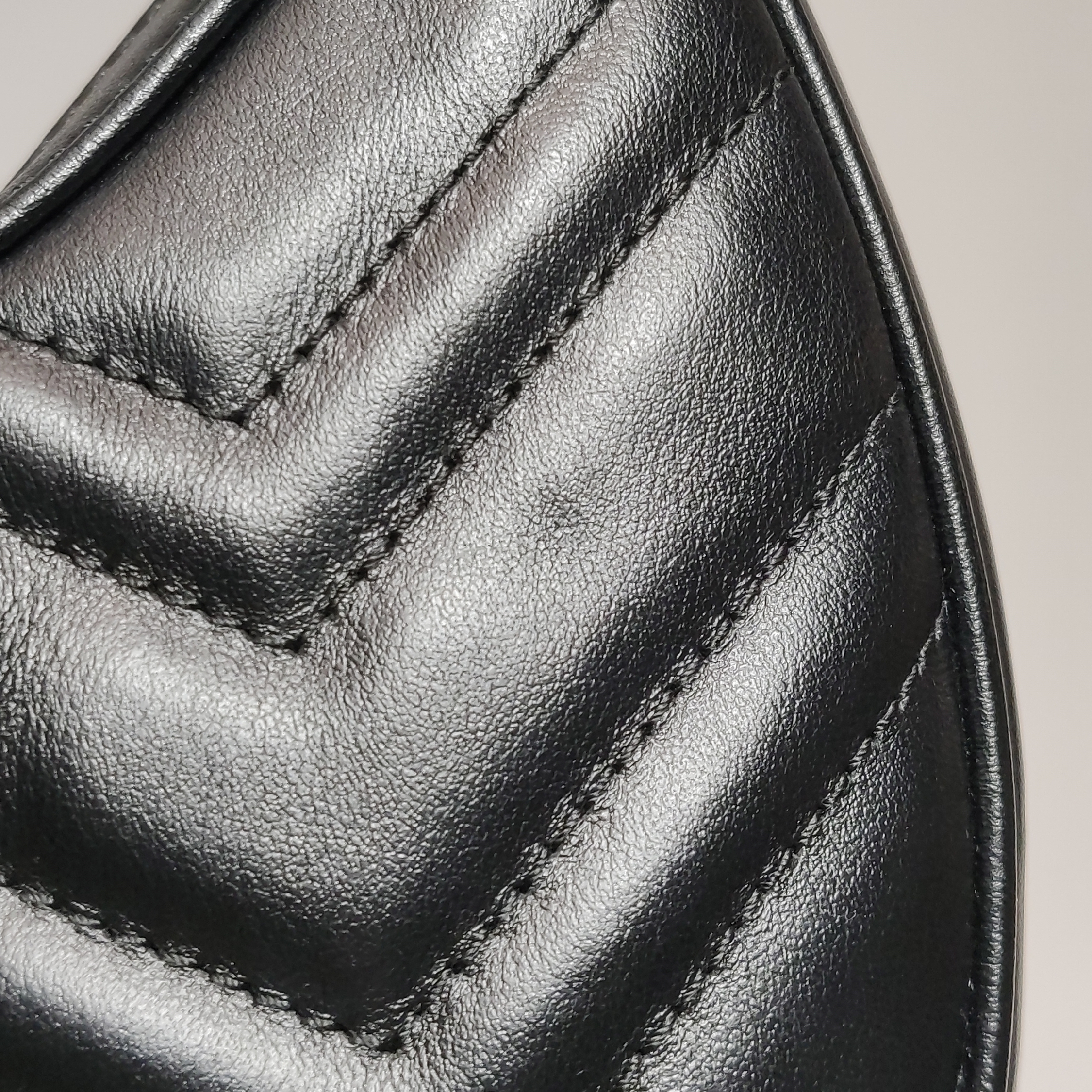Gucci GG Marmont Half Moon Hobo Matelasse Leather Small — photo 8 of 12