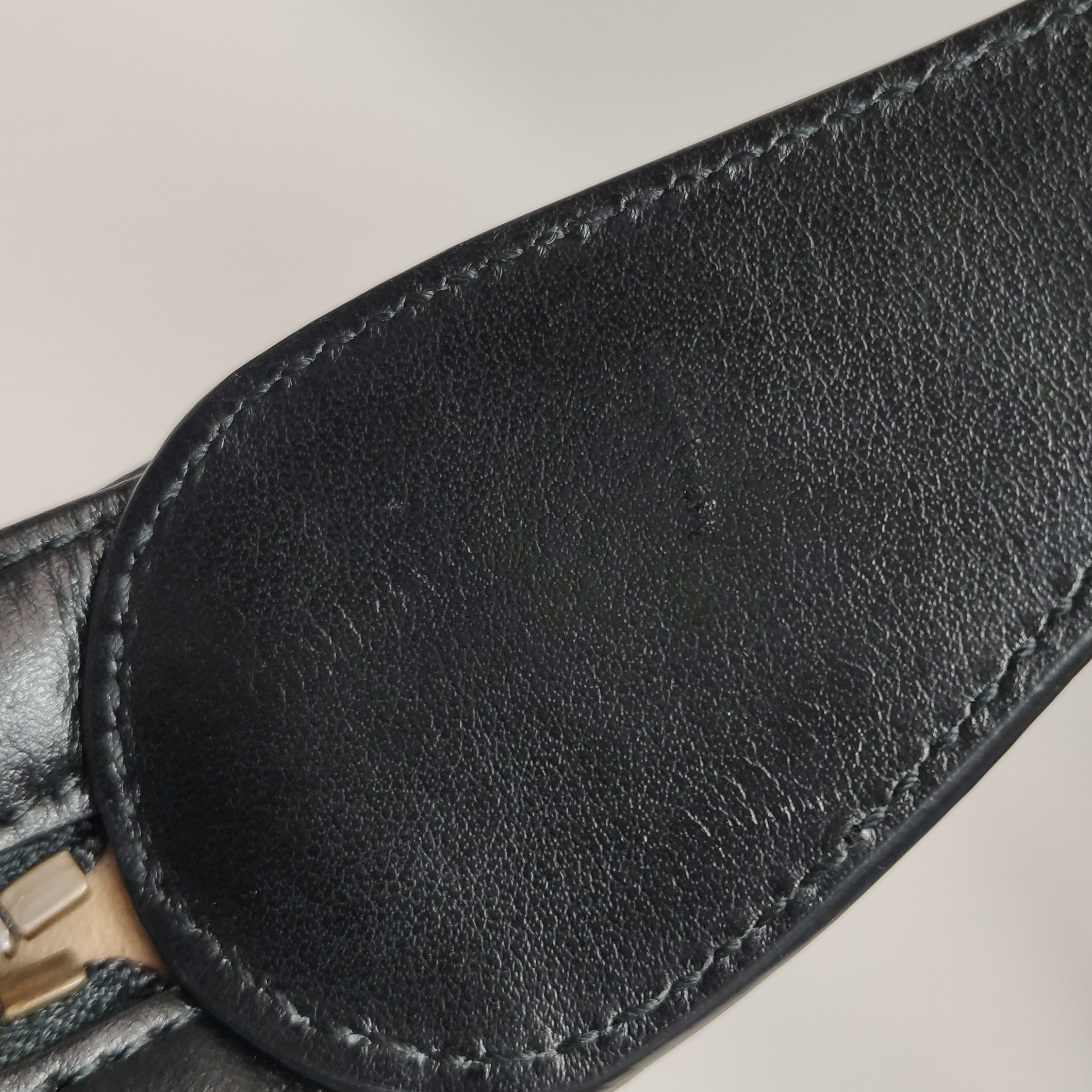 Gucci GG Marmont Half Moon Hobo Matelasse Leather Small — photo 10 of 12