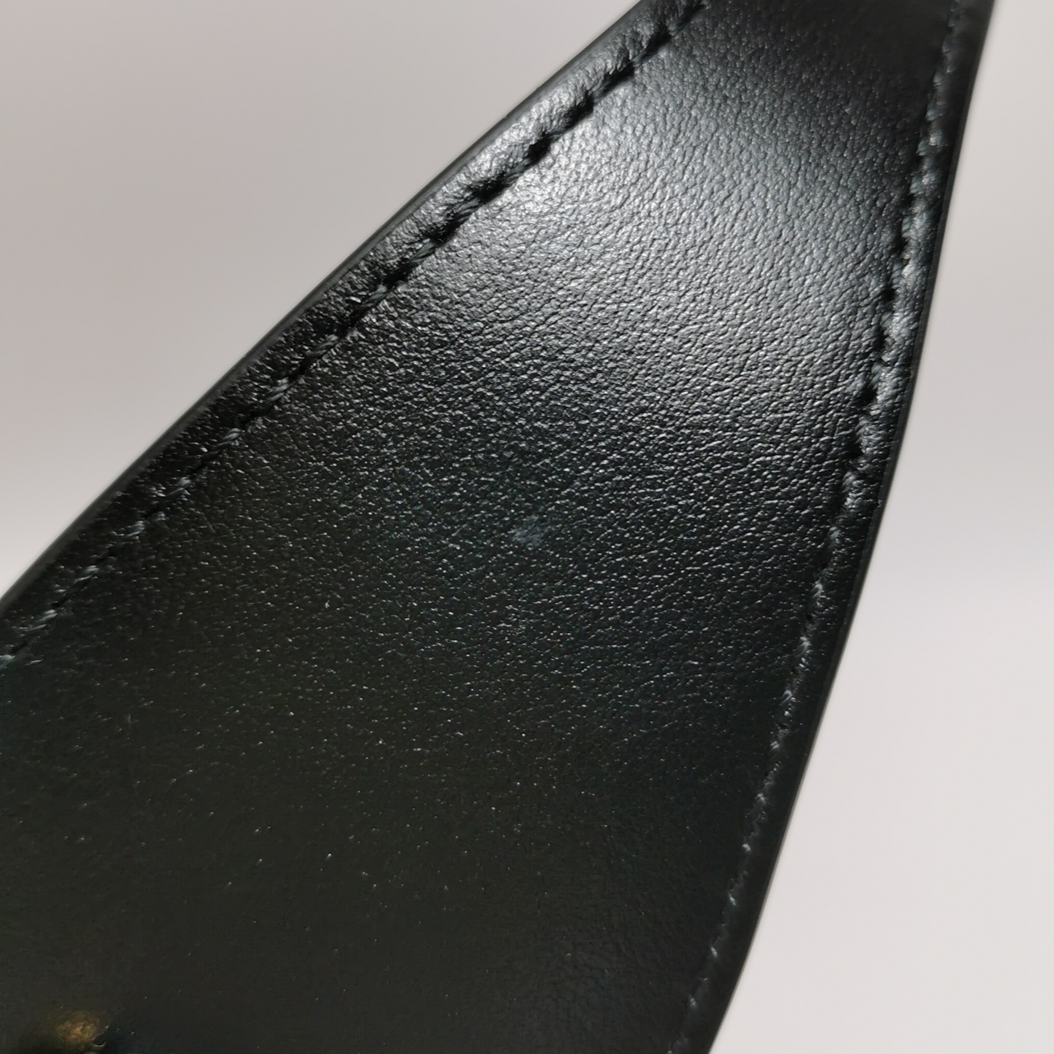 Gucci GG Marmont Half Moon Hobo Matelasse Leather Small — photo 10 of 10