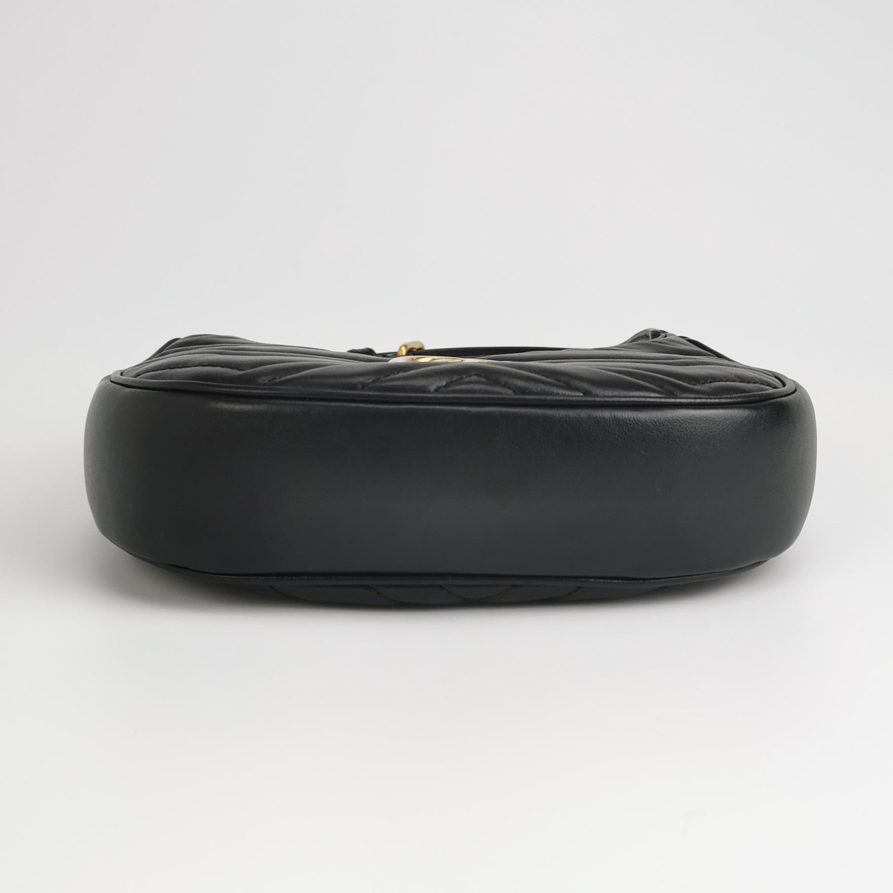 Gucci GG Marmont Half Moon Hobo Matelasse Leather Small — photo 6 of 17