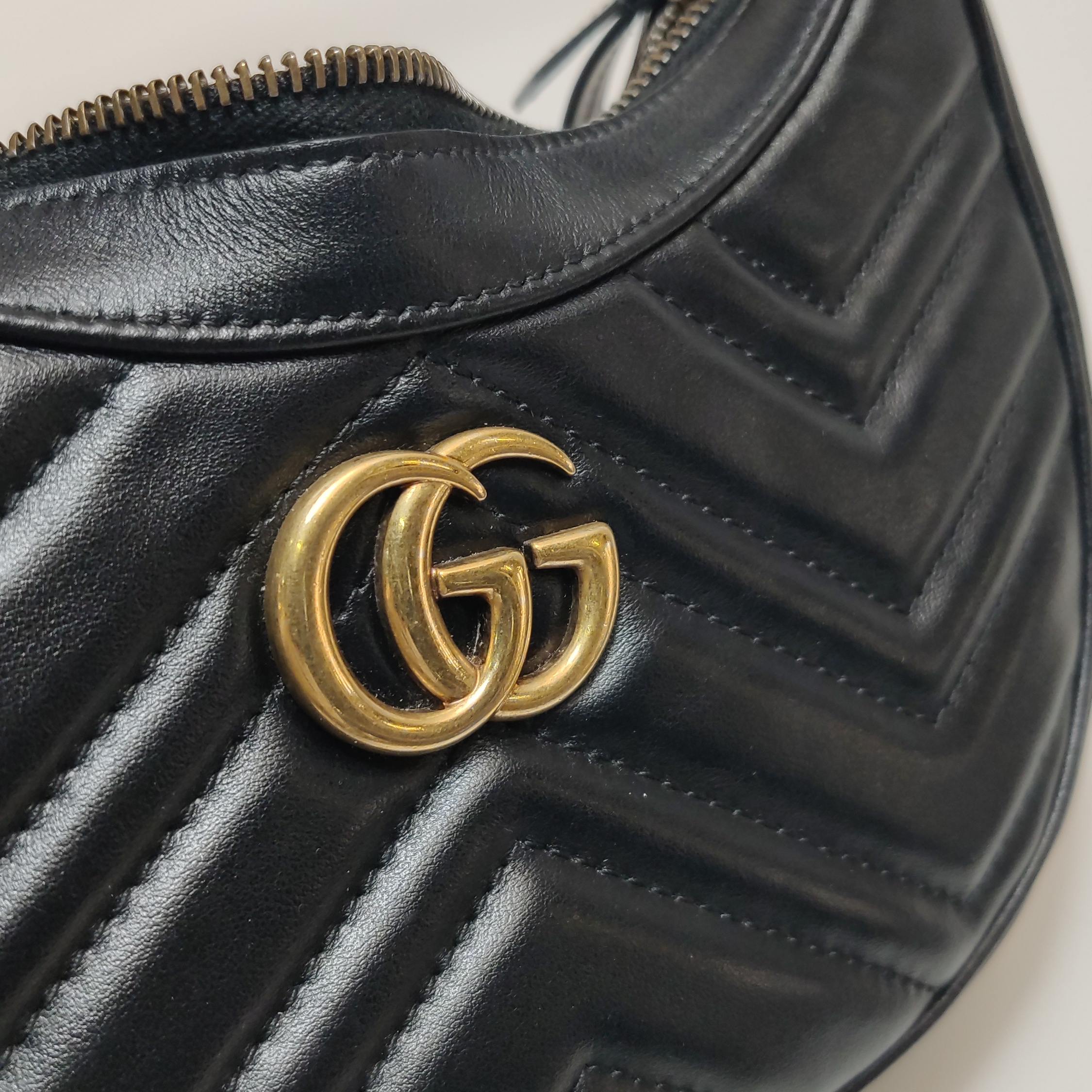 Gucci GG Marmont Half Moon Hobo Matelasse Leather Small — photo 11 of 17