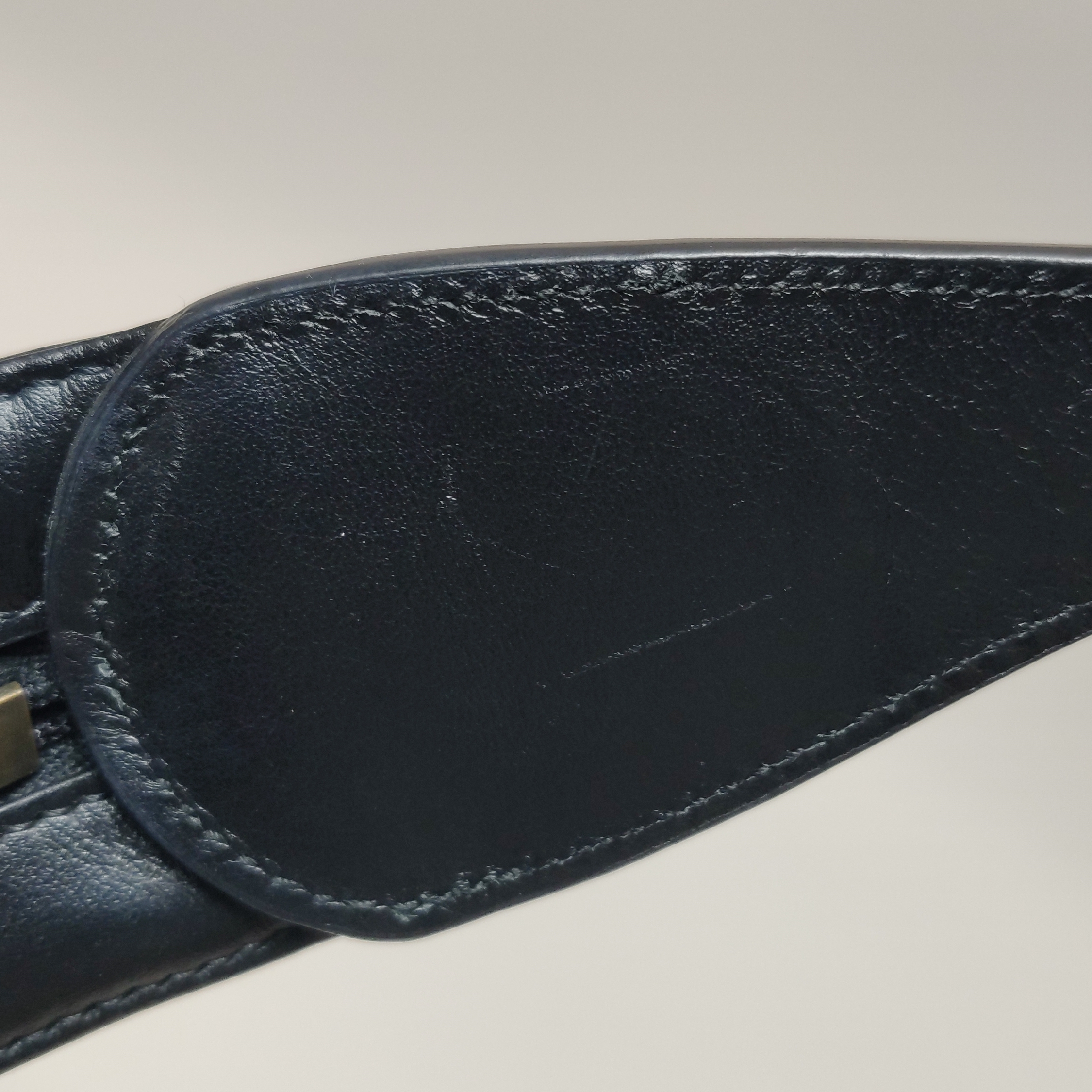Gucci GG Marmont Half Moon Hobo Matelasse Leather Small — photo 15 of 17
