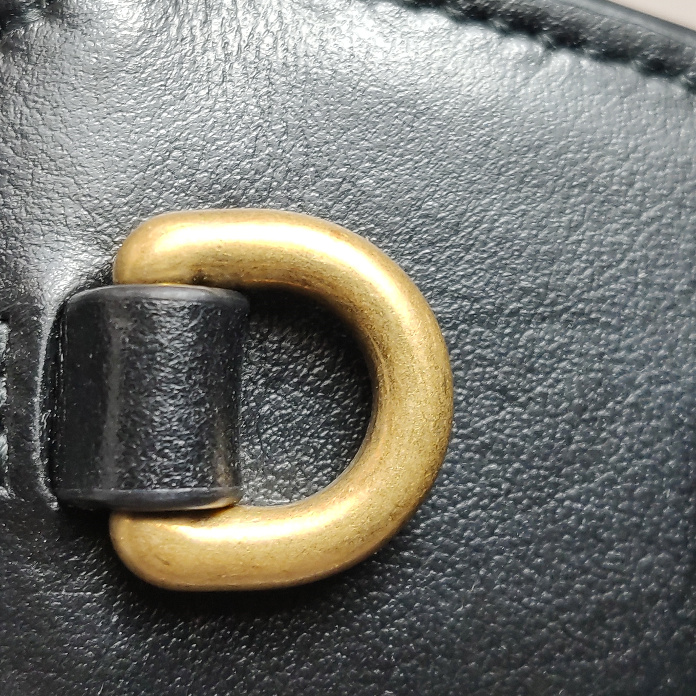 Gucci GG Marmont Half Moon Hobo Matelasse Leather Small — photo 11 of 12