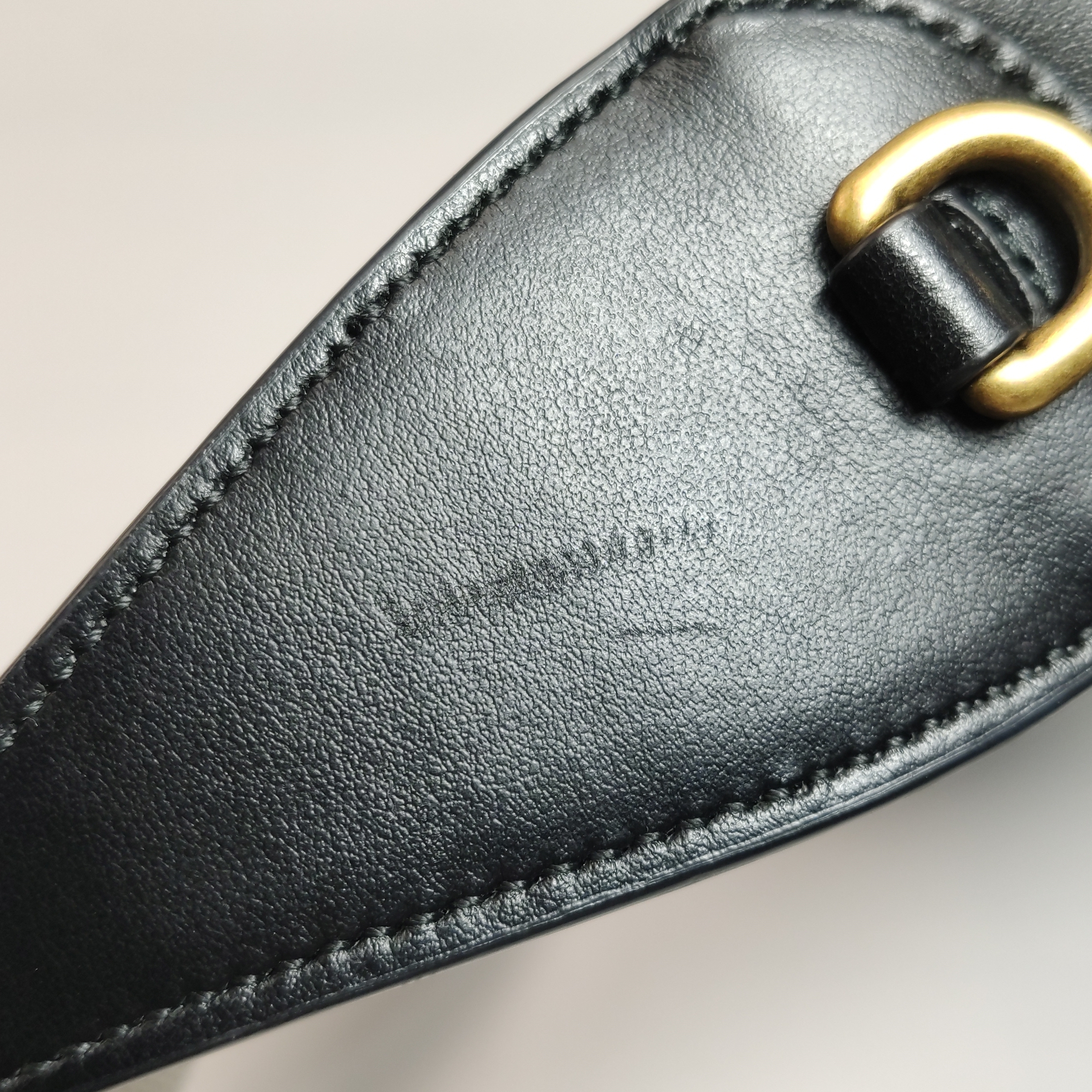 Gucci GG Marmont Half Moon Hobo Matelasse Leather Small — photo 12 of 12