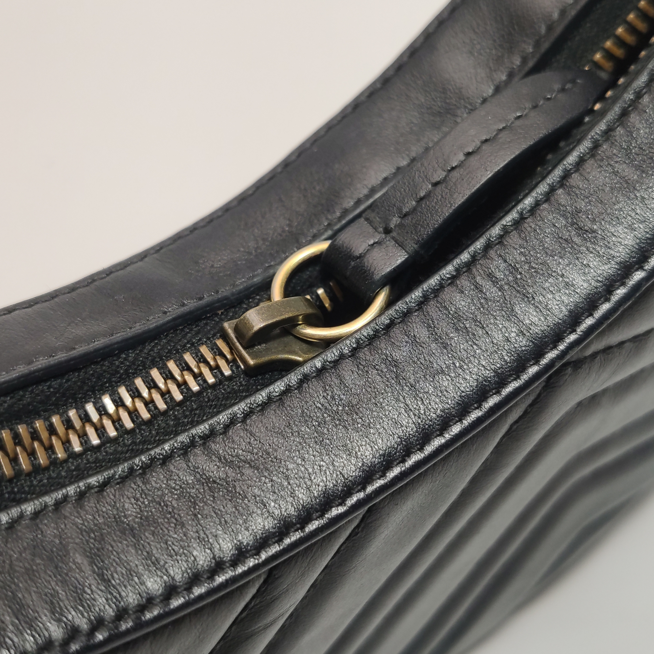 Gucci GG Marmont Half Moon Hobo Matelasse Leather Small — photo 11 of 15