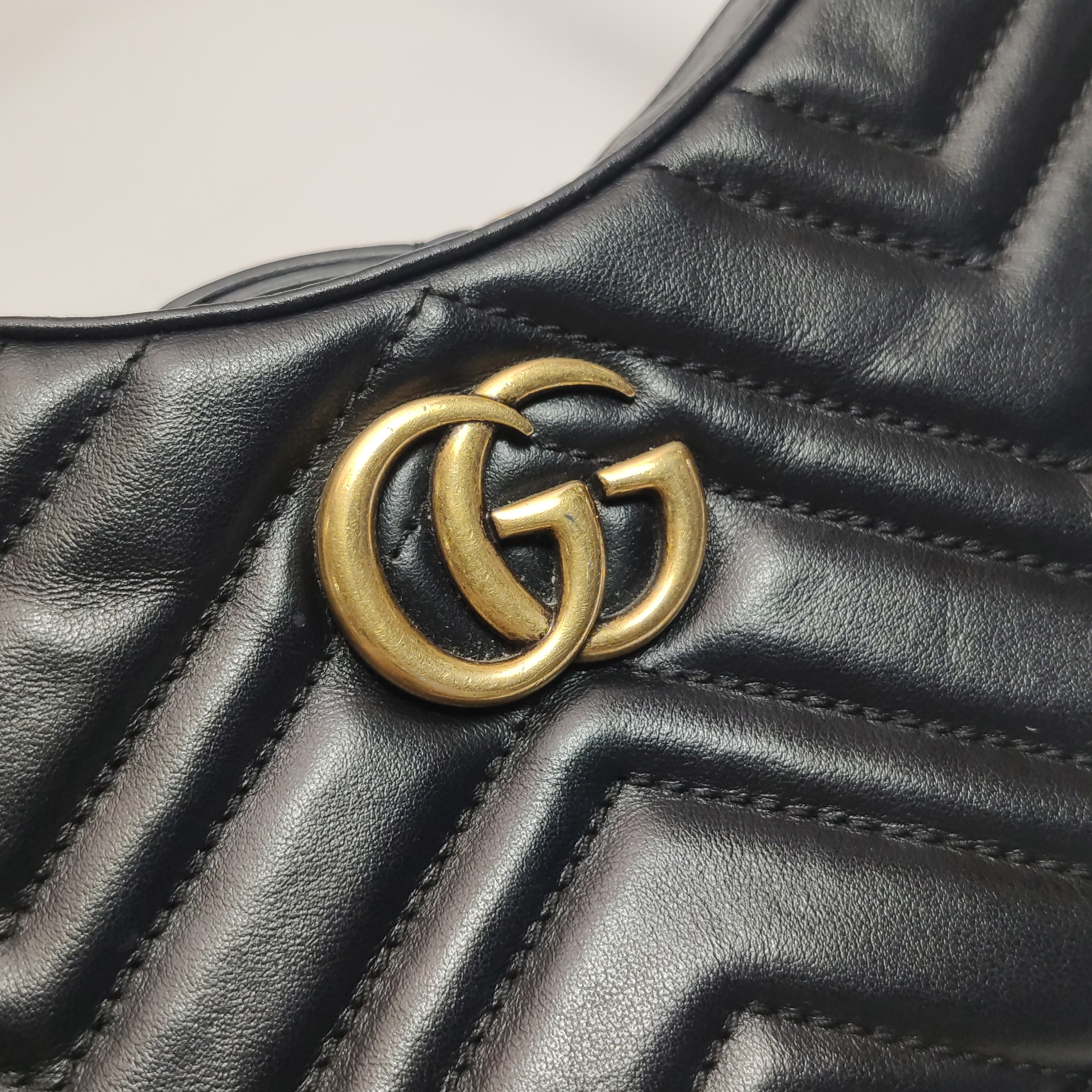 Gucci GG Marmont Half Moon Hobo Matelasse Leather Small — photo 9 of 15
