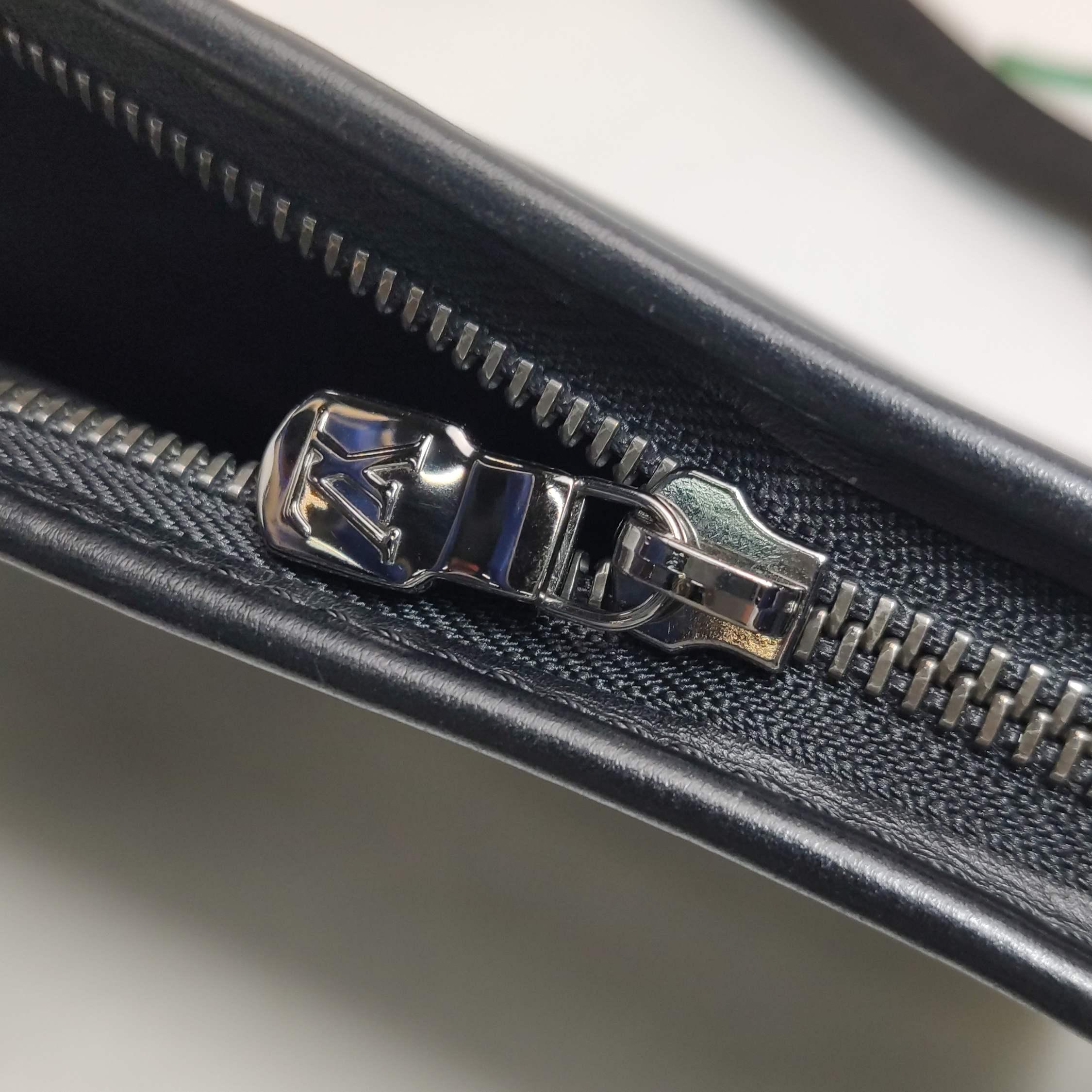 Louis Vuitton(LV) Gaston Wearable Wallet Monogram Eclipse Canvas — photo 18 of 18