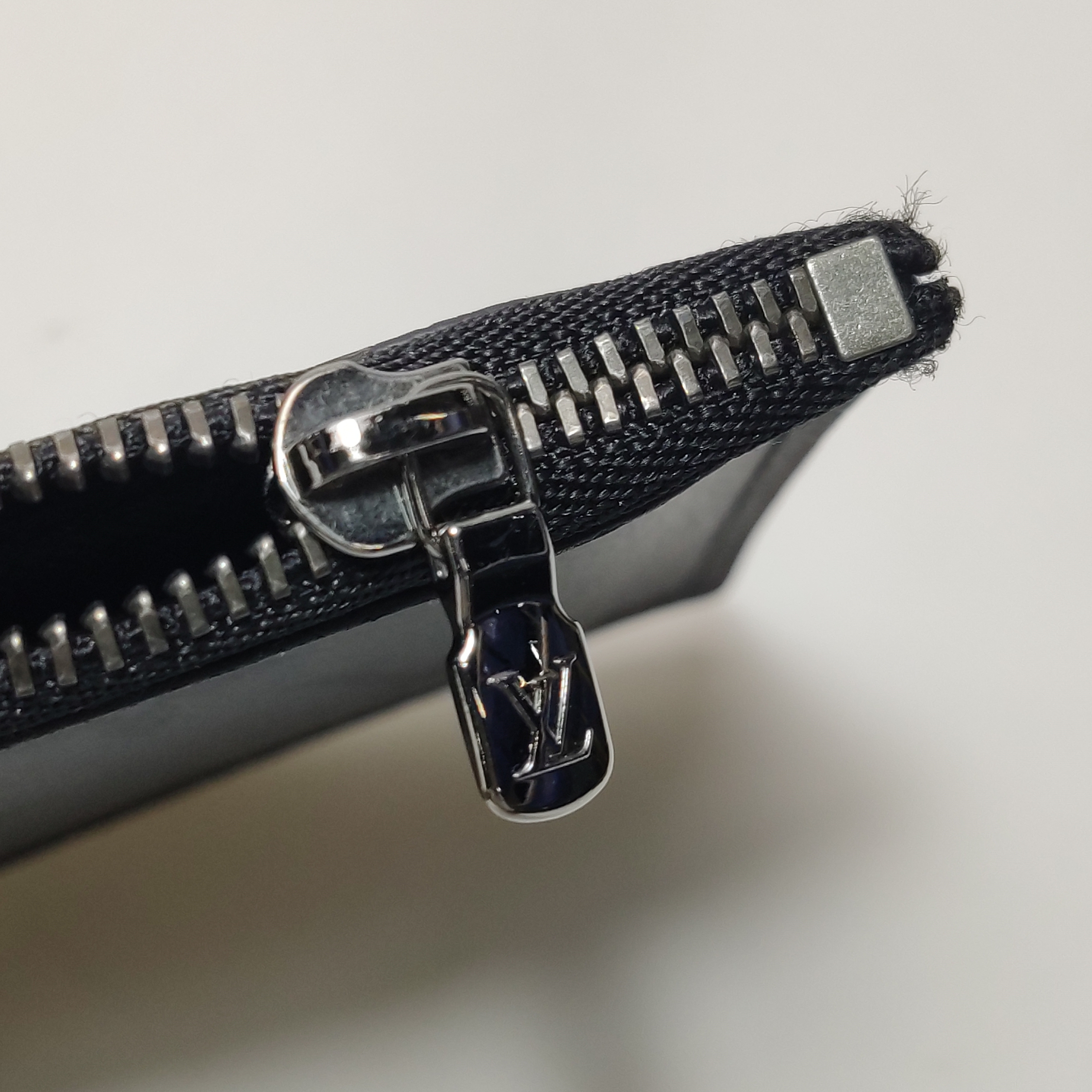 Louis Vuitton(LV) Gaston Wearable Wallet Monogram Eclipse Canvas — photo 15 of 18