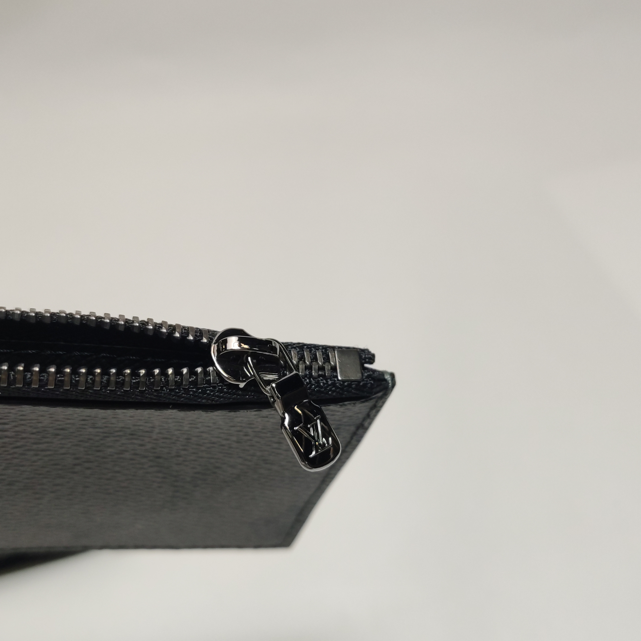 Louis Vuitton(LV) Gaston Wearable Wallet Monogram Eclipse Canvas — photo 9 of 12