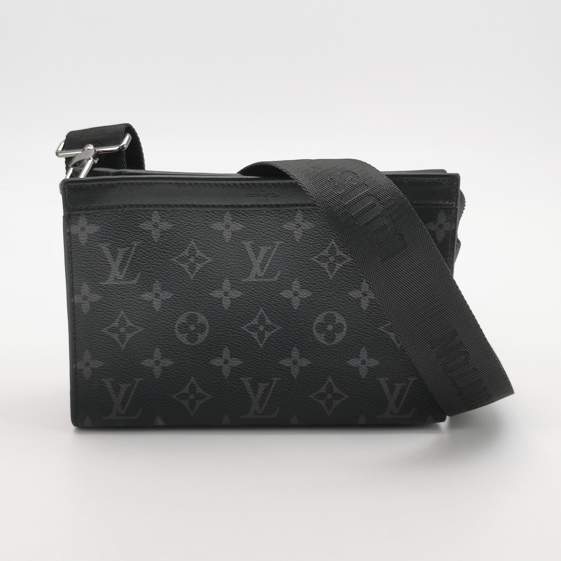 Louis Vuitton(LV) Gaston Wearable Wallet Monogram Eclipse Canvas — photo 5 of 19