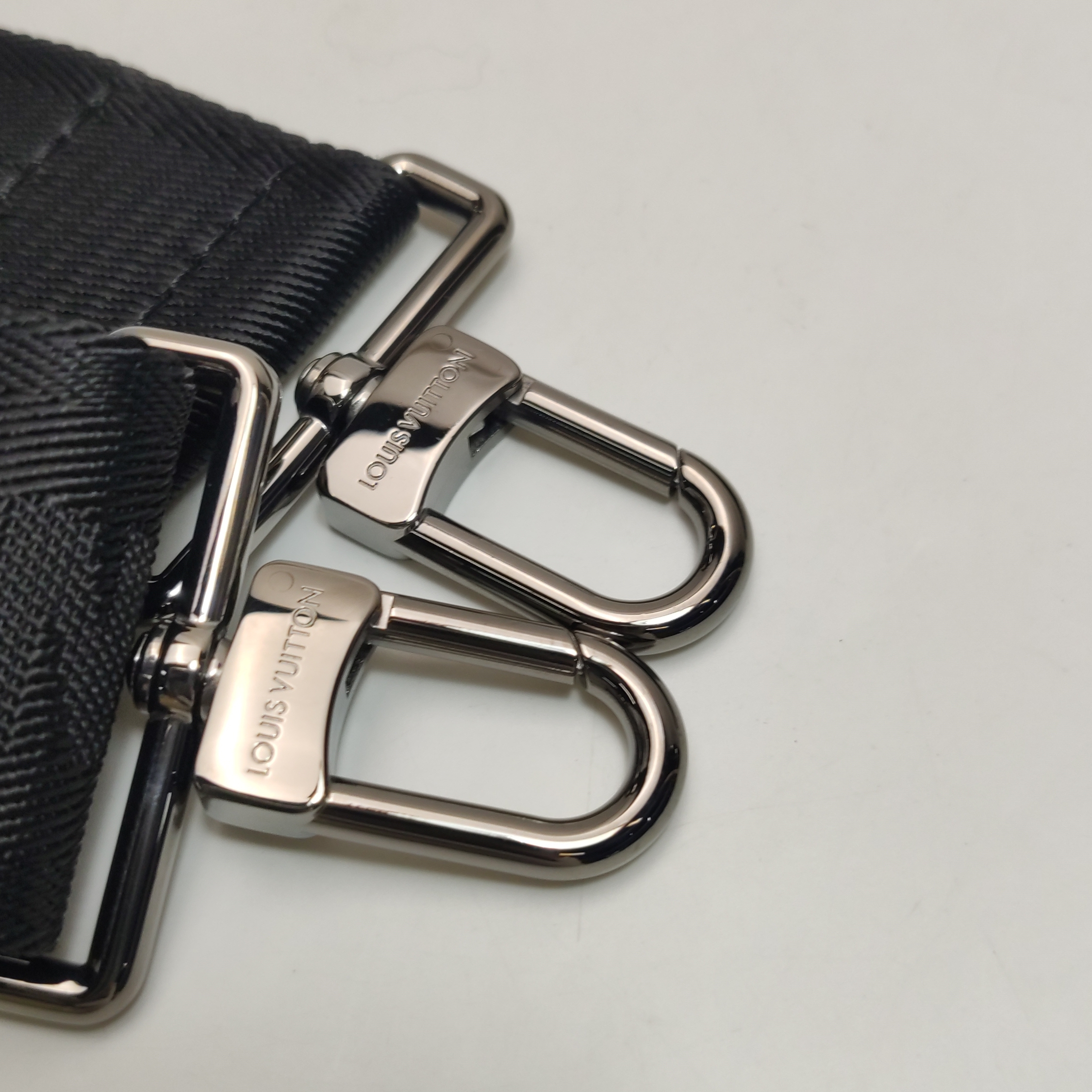 Louis Vuitton(LV) Gaston Wearable Wallet Monogram Eclipse Canvas — photo 16 of 19