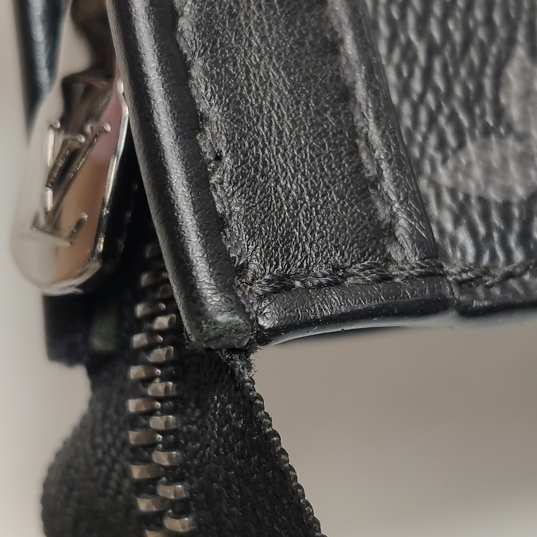 Louis Vuitton(LV) Gaston Wearable Wallet Monogram Eclipse Canvas — photo 15 of 19