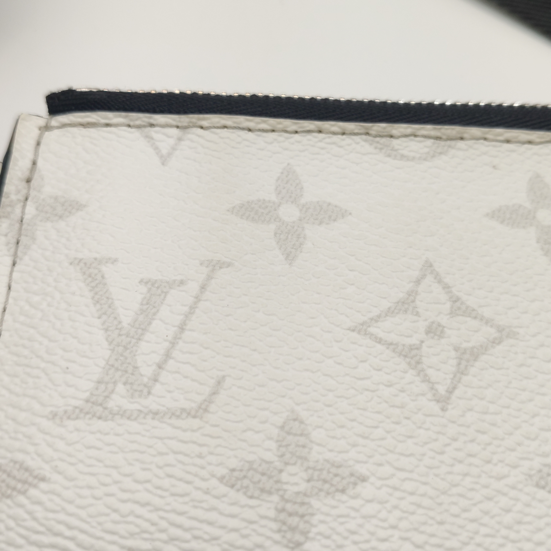 Louis Vuitton(LV) Gaston Wearable Wallet Monogram Eclipse Canvas — photo 14 of 19
