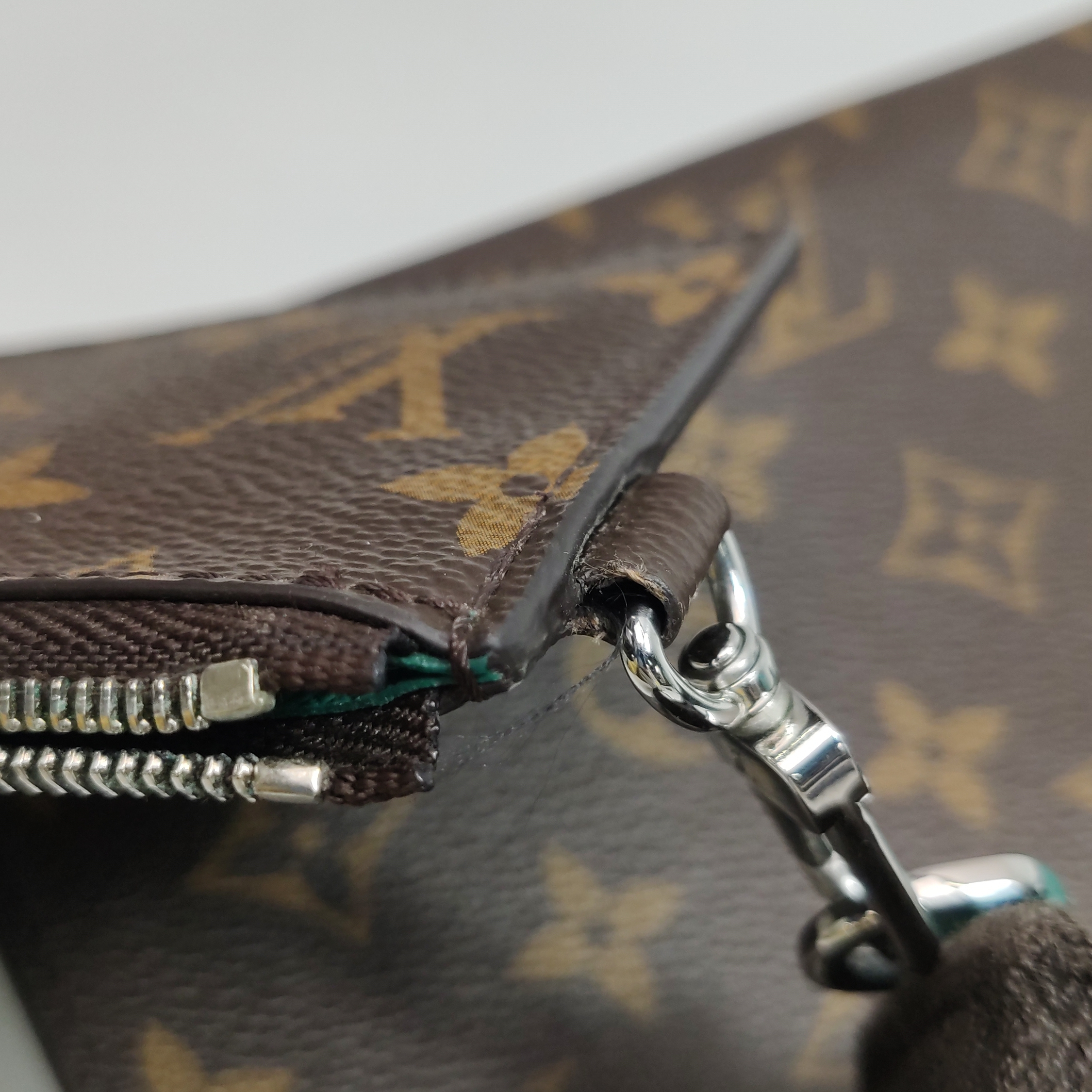 Louis Vuitton(LV) Gaston Wearable Wallet Monogram Eclipse Canvas — photo 11 of 16