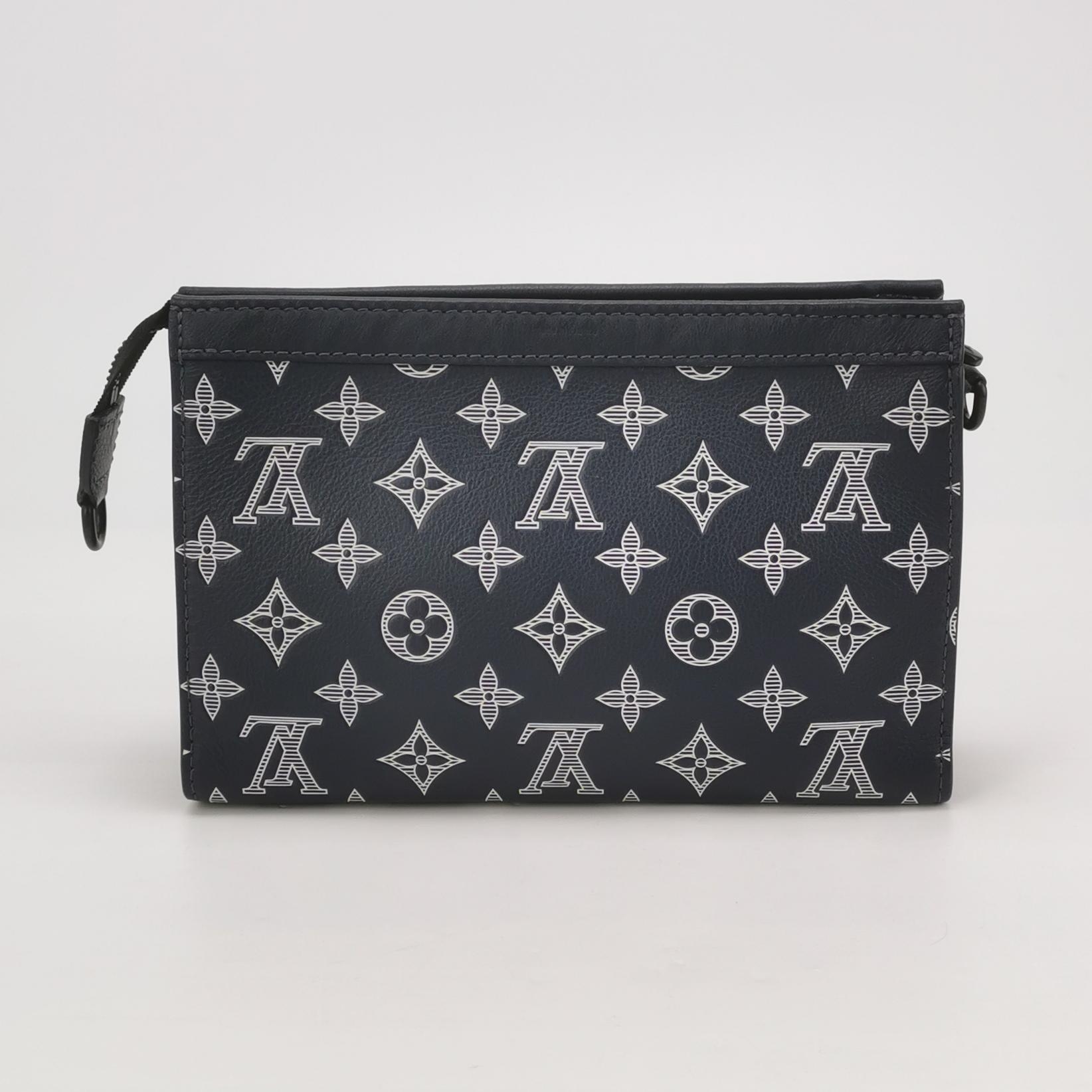 Louis Vuitton(LV) Gaston Wearable Wallet Monogram Eclipse Canvas — photo 6 of 15