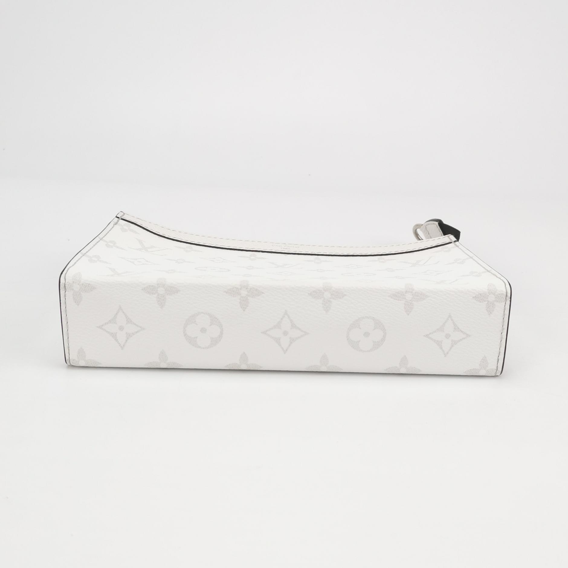 Louis Vuitton(LV) Gaston Wearable Wallet Monogram Eclipse Canvas — photo 7 of 14