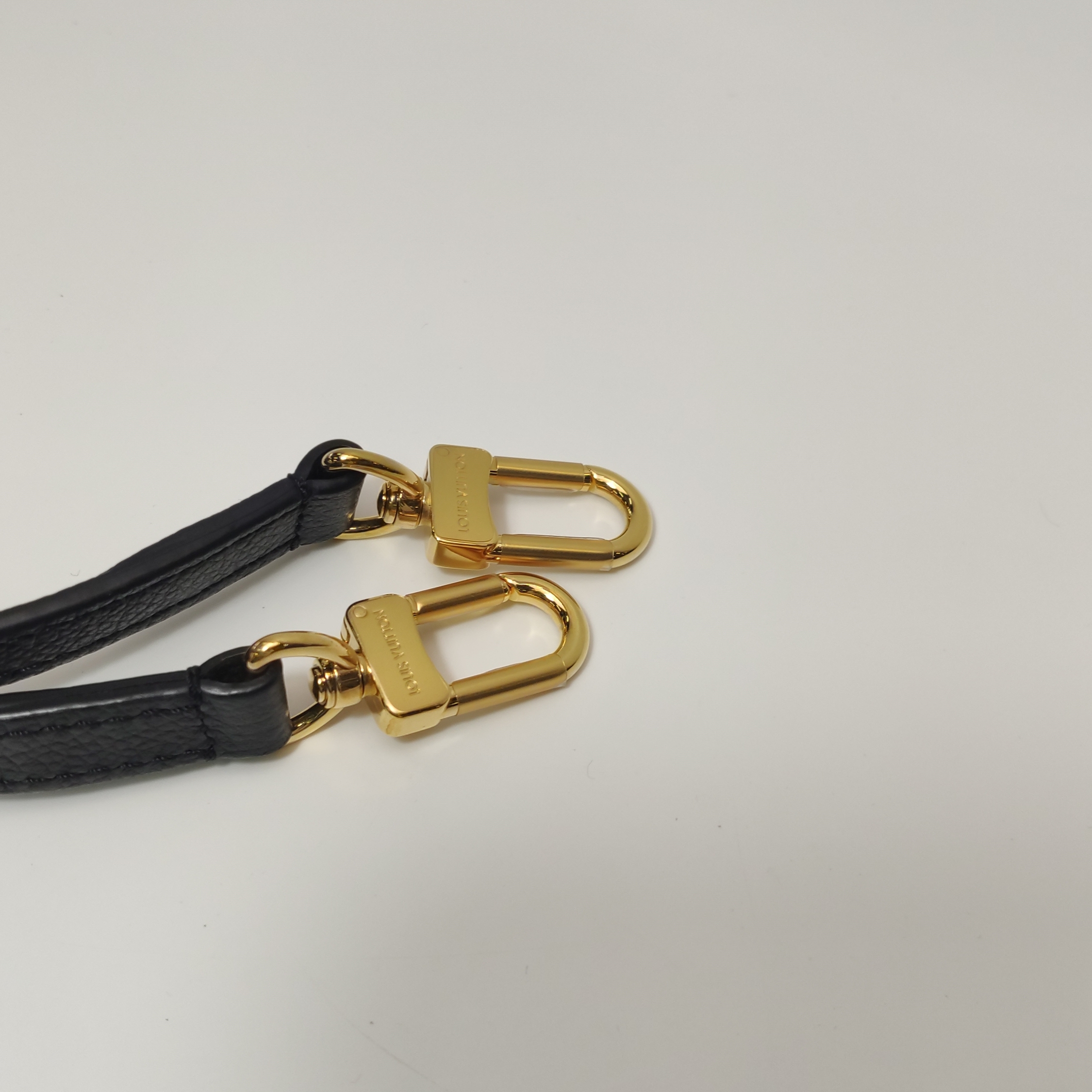 Louis Vuitton(LV) Bagatelle NM Handbag Monogram Empreinte Giant — photo 14 of 15