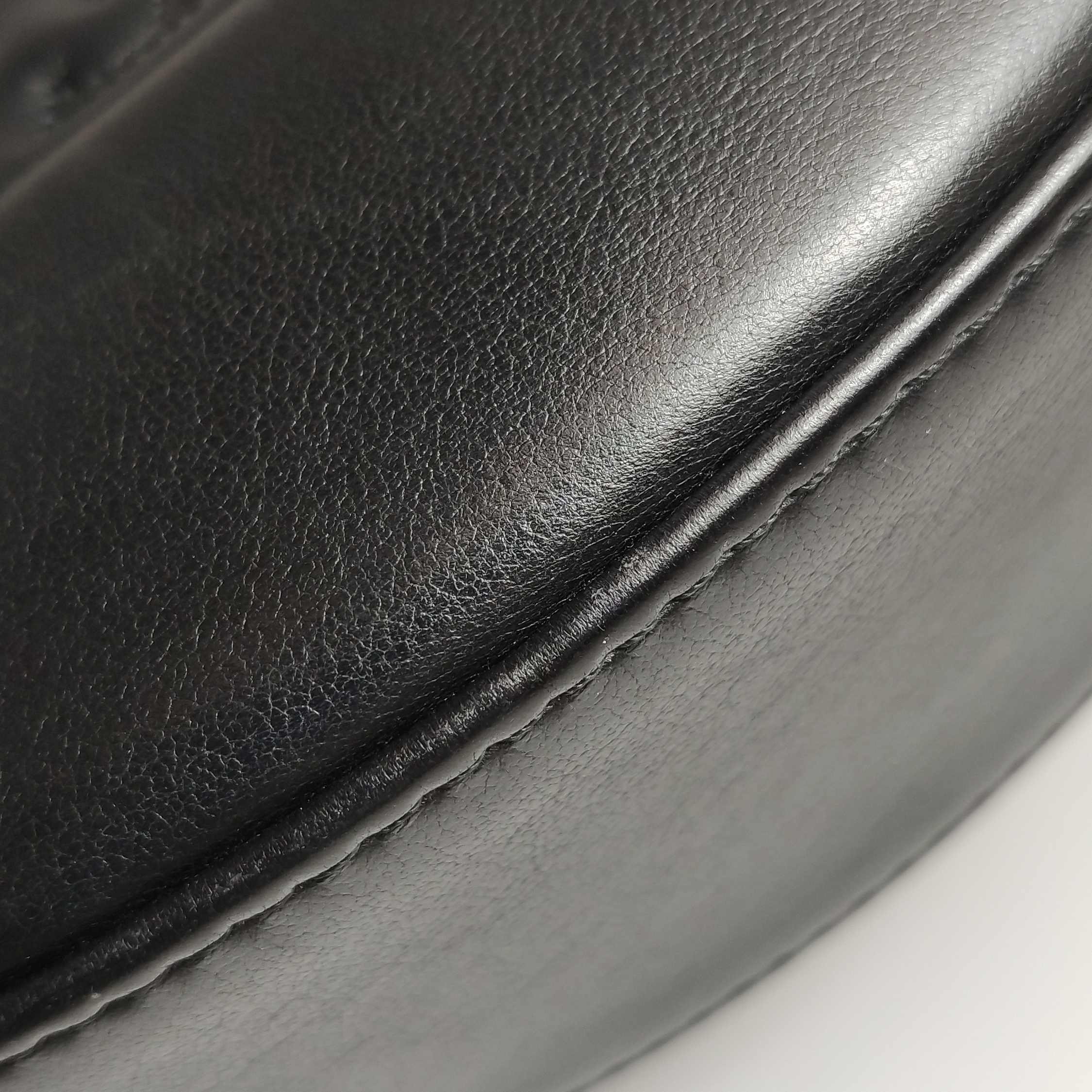 Louis Vuitton(LV) Over The Moon Bag Bubblegram Leather — photo 7 of 15