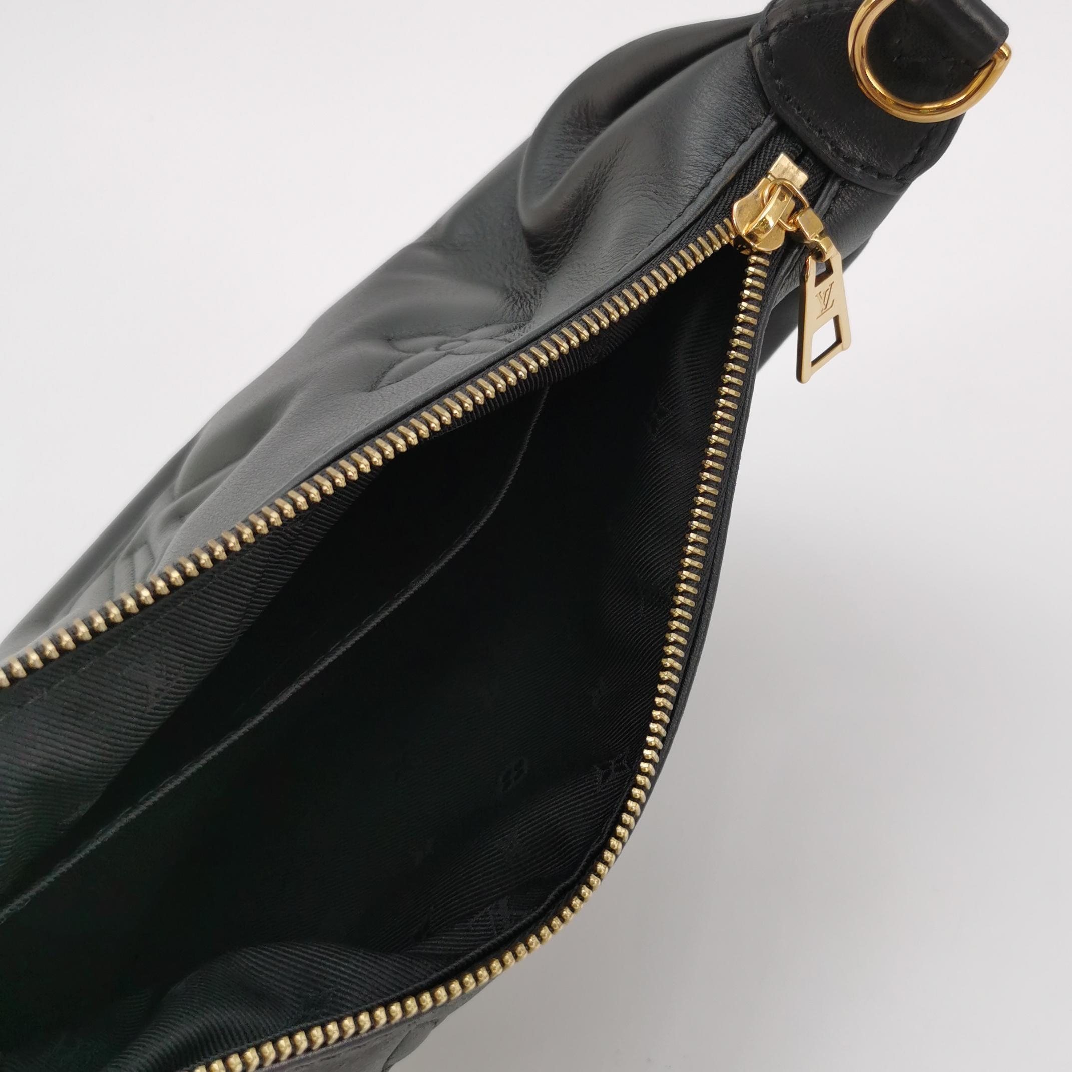 Louis Vuitton(LV) Over The Moon Bag Bubblegram Leather — photo 8 of 13