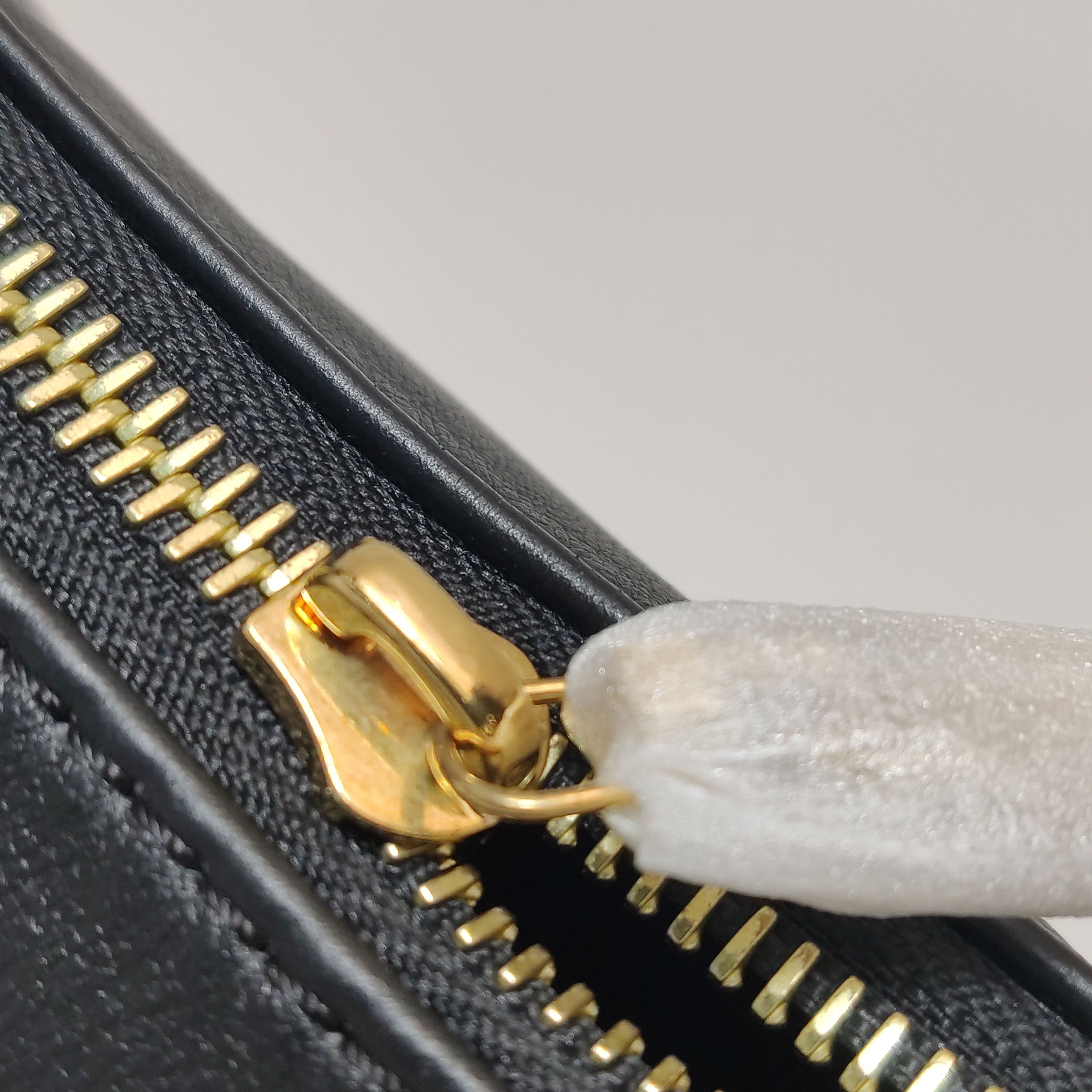 Louis Vuitton(LV) Over The Moon Bag Bubblegram Leather — photo 12 of 16