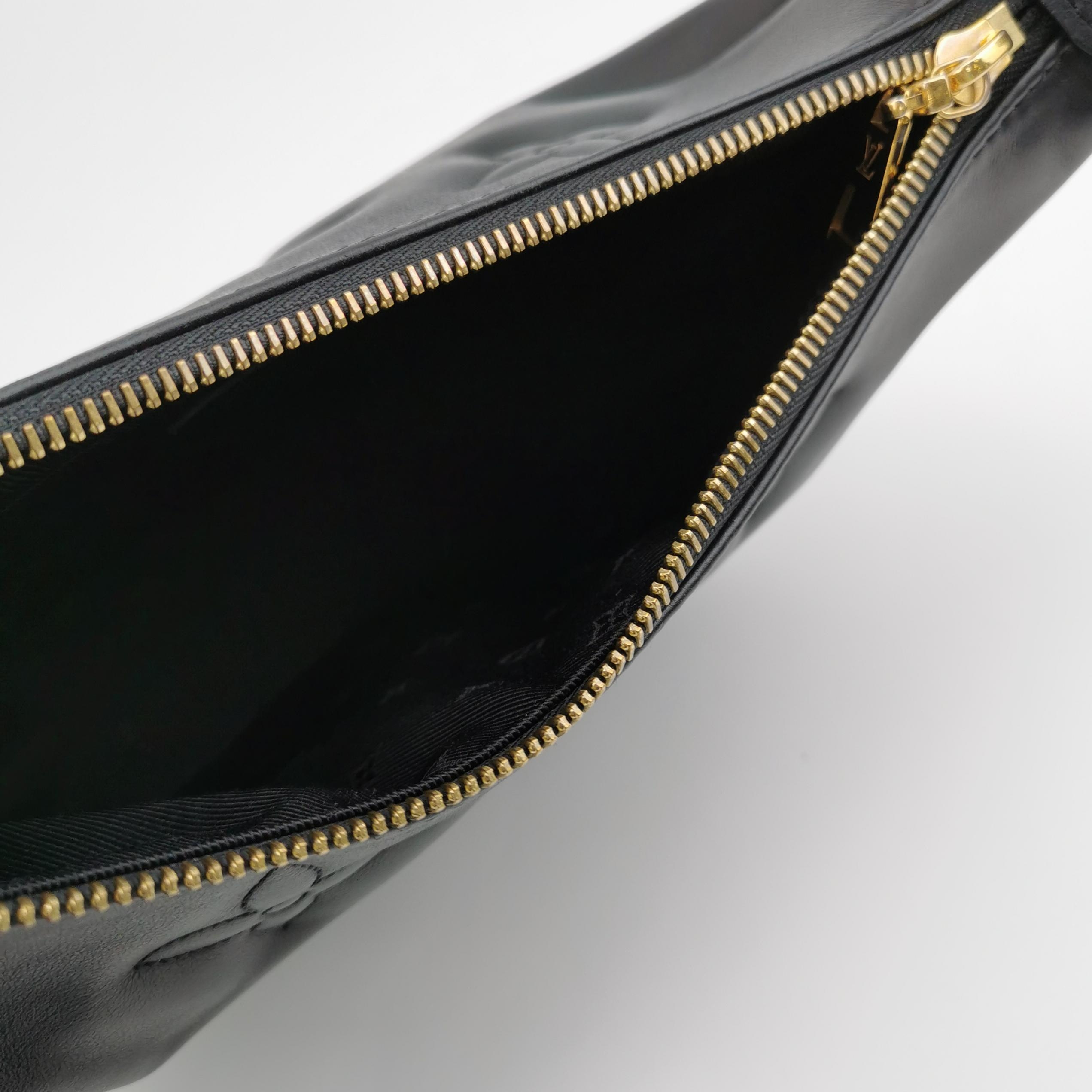 Louis Vuitton(LV) Over The Moon Bag Bubblegram Leather — photo 8 of 16