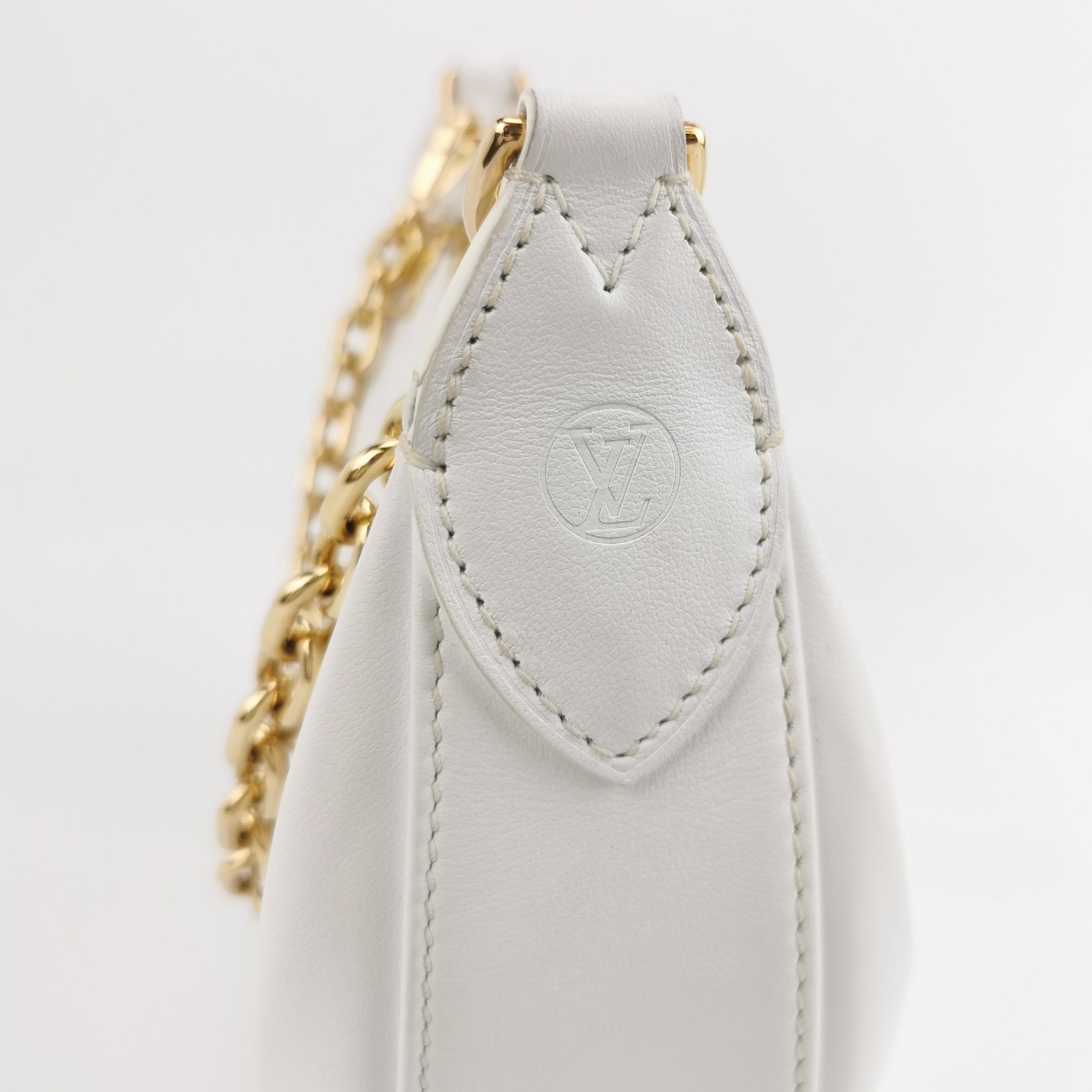Louis Vuitton(LV) Over The Moon Bag Bubblegram Leather — photo 6 of 11