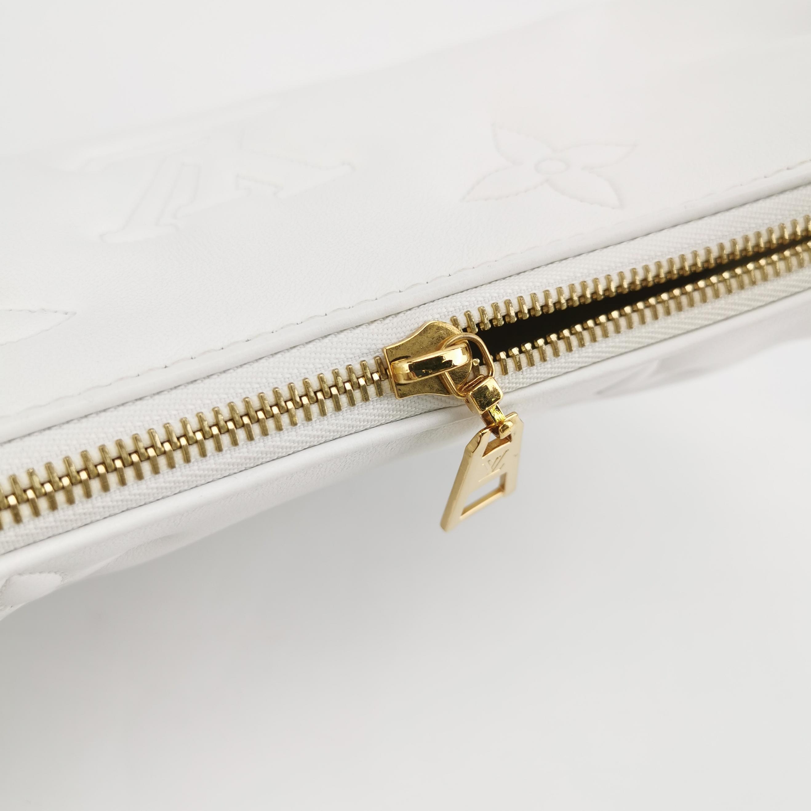 Louis Vuitton(LV) Over The Moon Bag Bubblegram Leather — photo 10 of 11