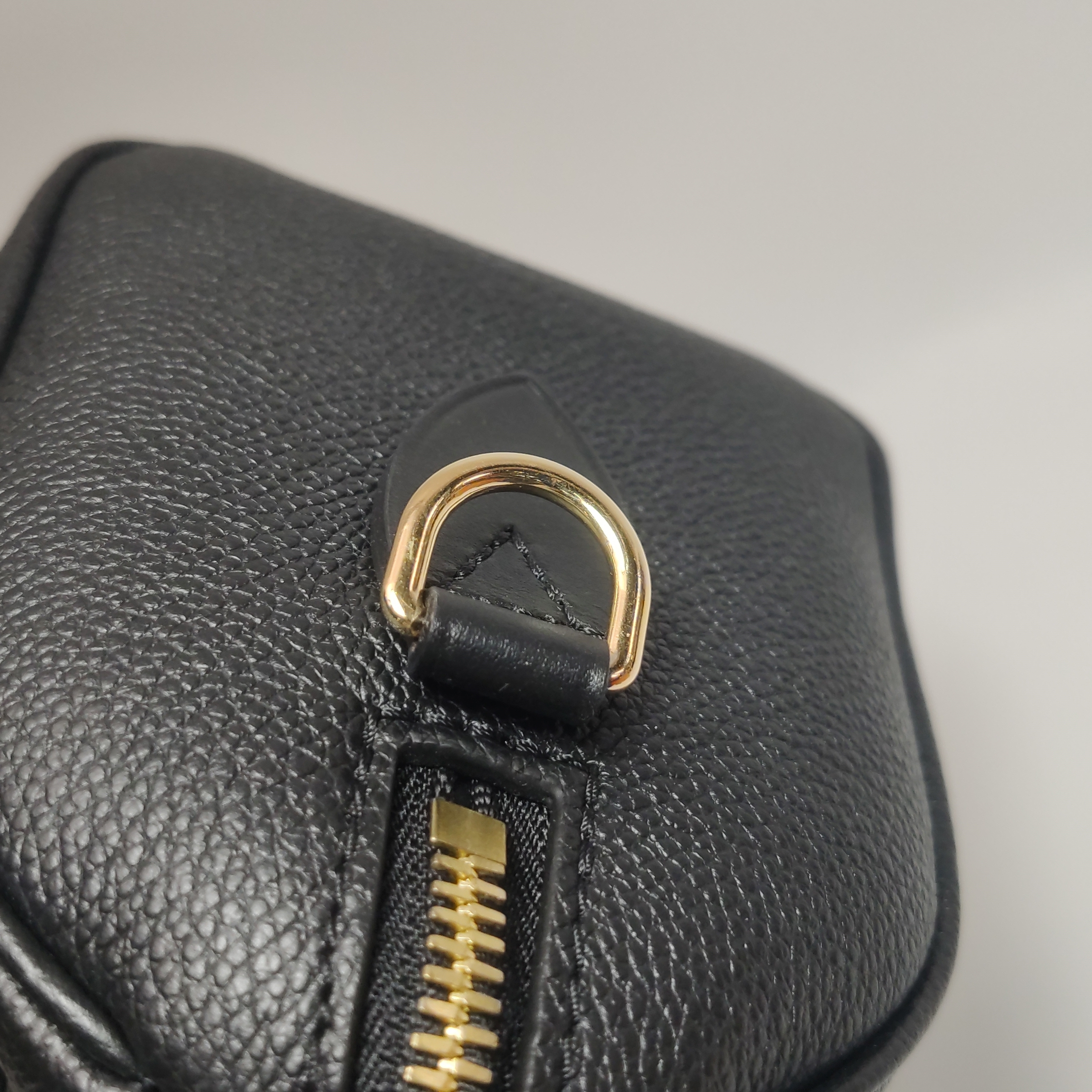 Louis Vuitton(LV) Speedy Bandouliere Bag Monogram Empreinte Giant 20 — photo 10 of 14