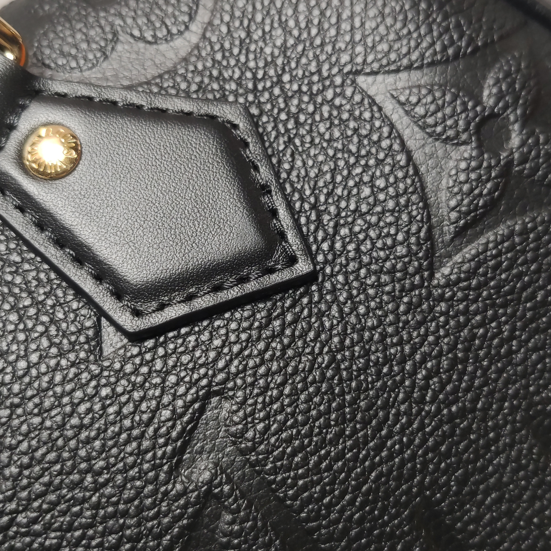 Louis Vuitton(LV) Speedy Bandouliere Bag Monogram Empreinte Giant 20 — photo 8 of 14