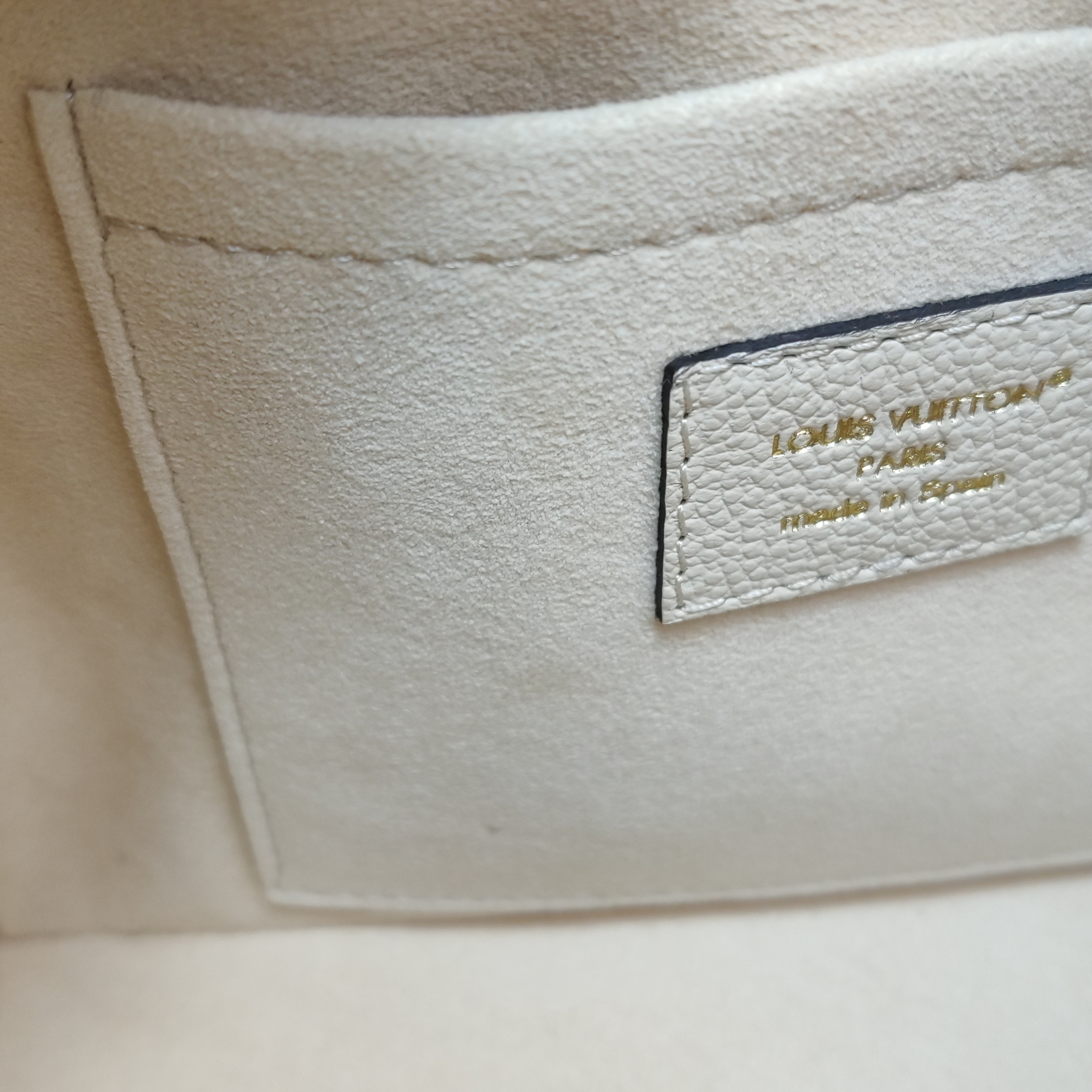 Louis Vuitton(LV) Speedy Bandouliere Bag Monogram Empreinte Giant 20 — photo 8 of 16