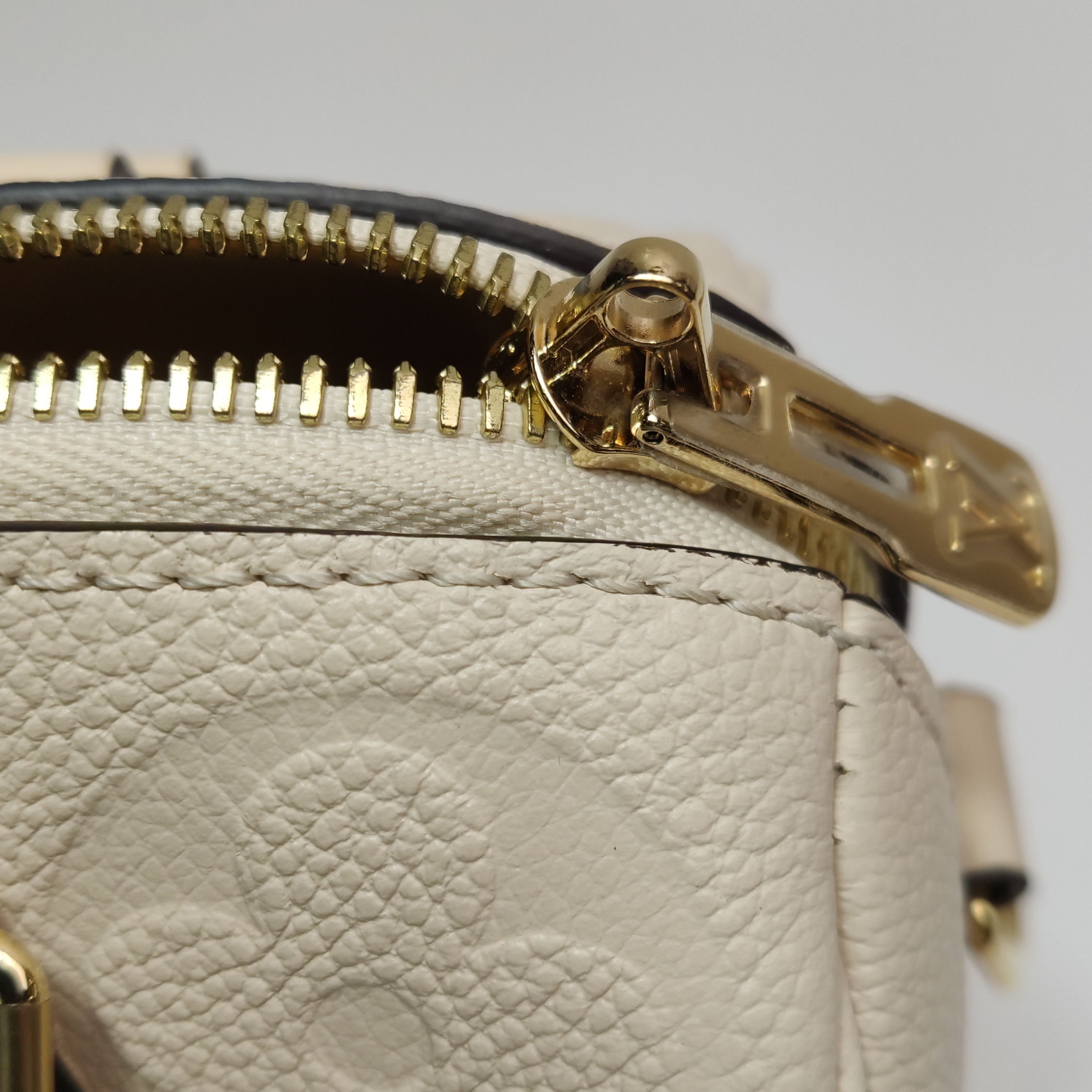 Louis Vuitton(LV) Speedy Bandouliere Bag Monogram Empreinte Giant 20 — photo 13 of 16
