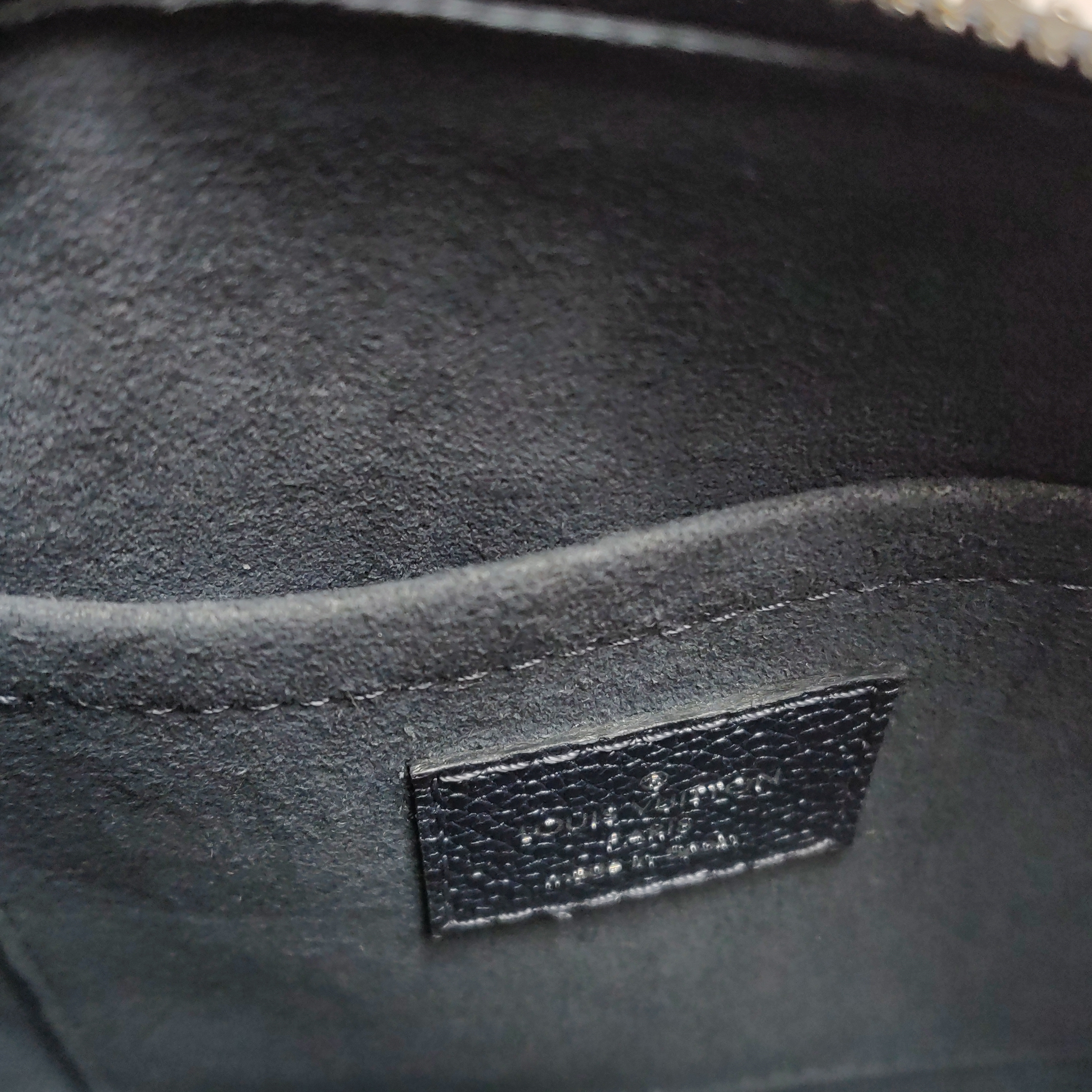 Louis Vuitton(LV) Speedy Bandouliere Bag Monogram Empreinte Giant 20 — photo 10 of 17