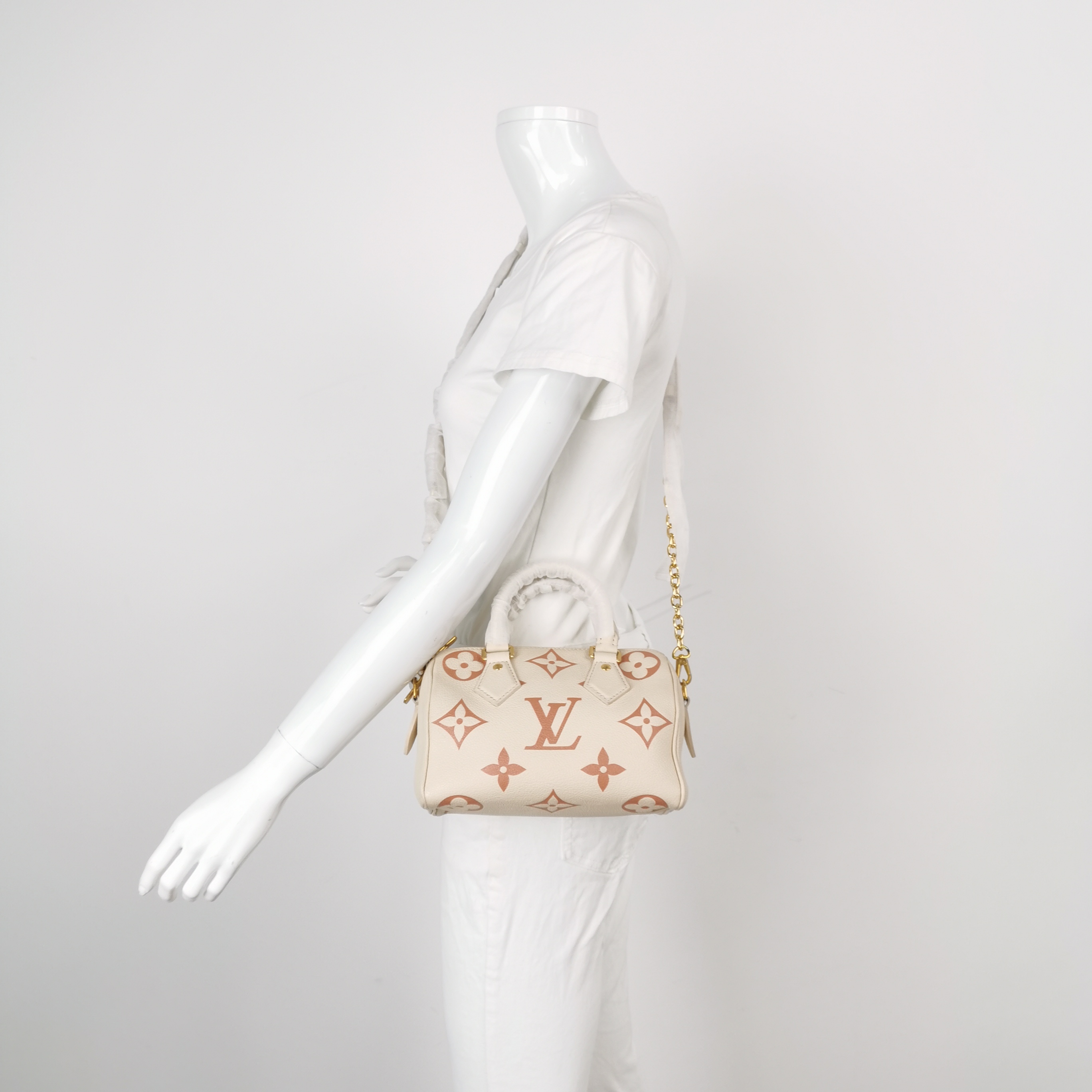 Louis Vuitton(LV) Speedy Bandouliere Bag Monogram Empreinte Giant 20 — alternate view